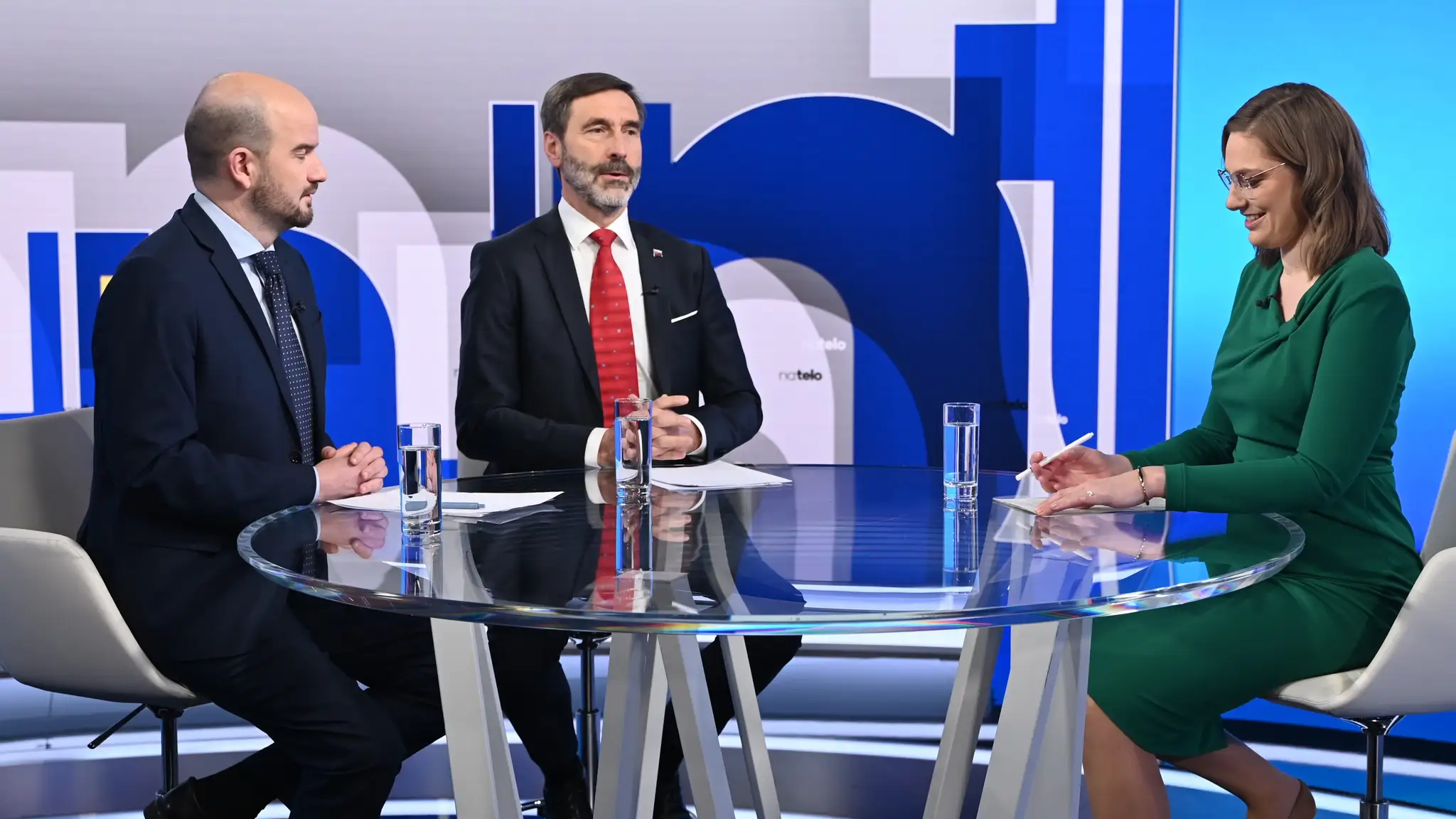 Hosťami relácie Na telo boli Juraj Blanár (Smer-SD) a Martin Dubéci (PS)