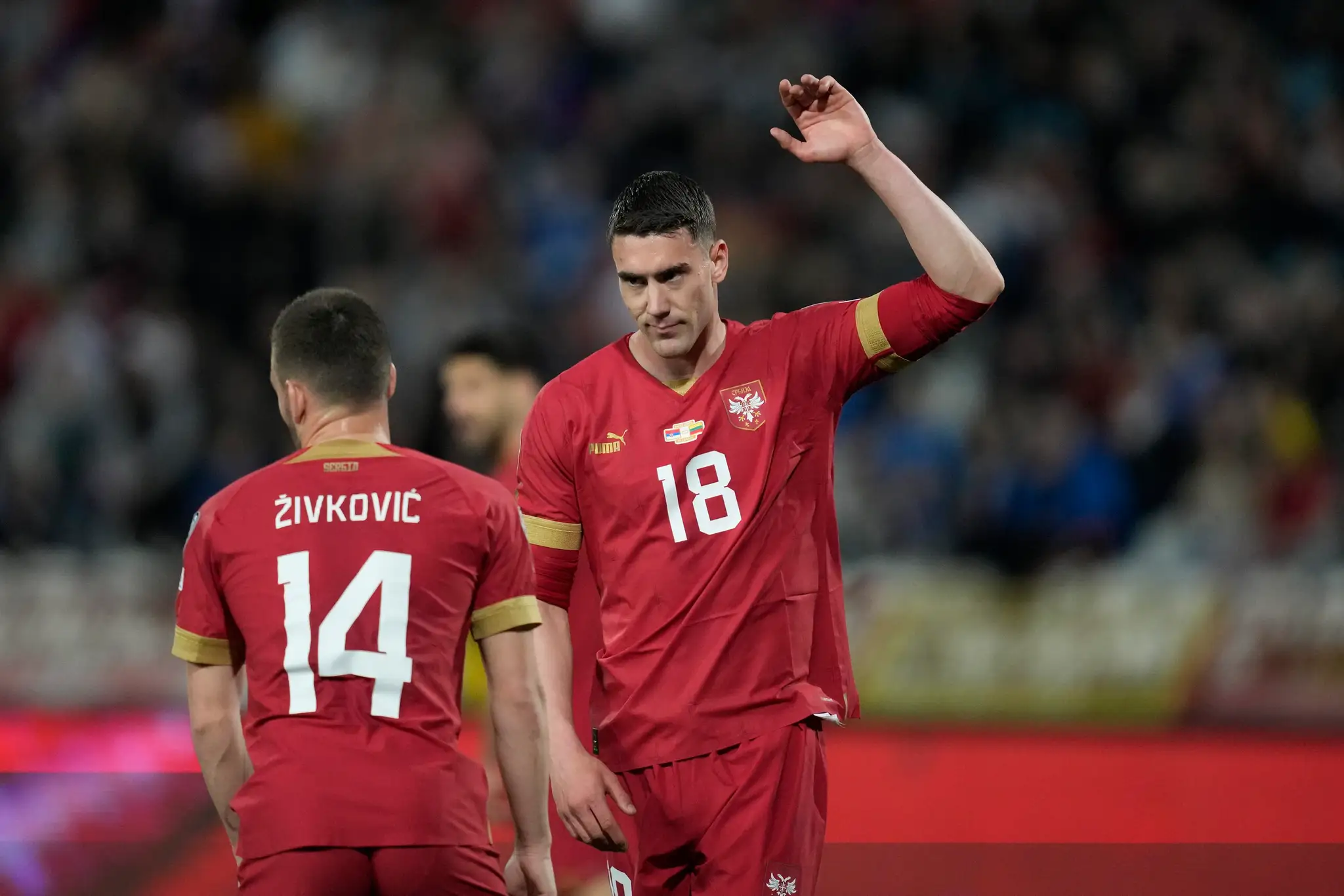 Srb Dušan Vlahovič oslavuje gól proti Litve v kvalifikácii ME 2024.