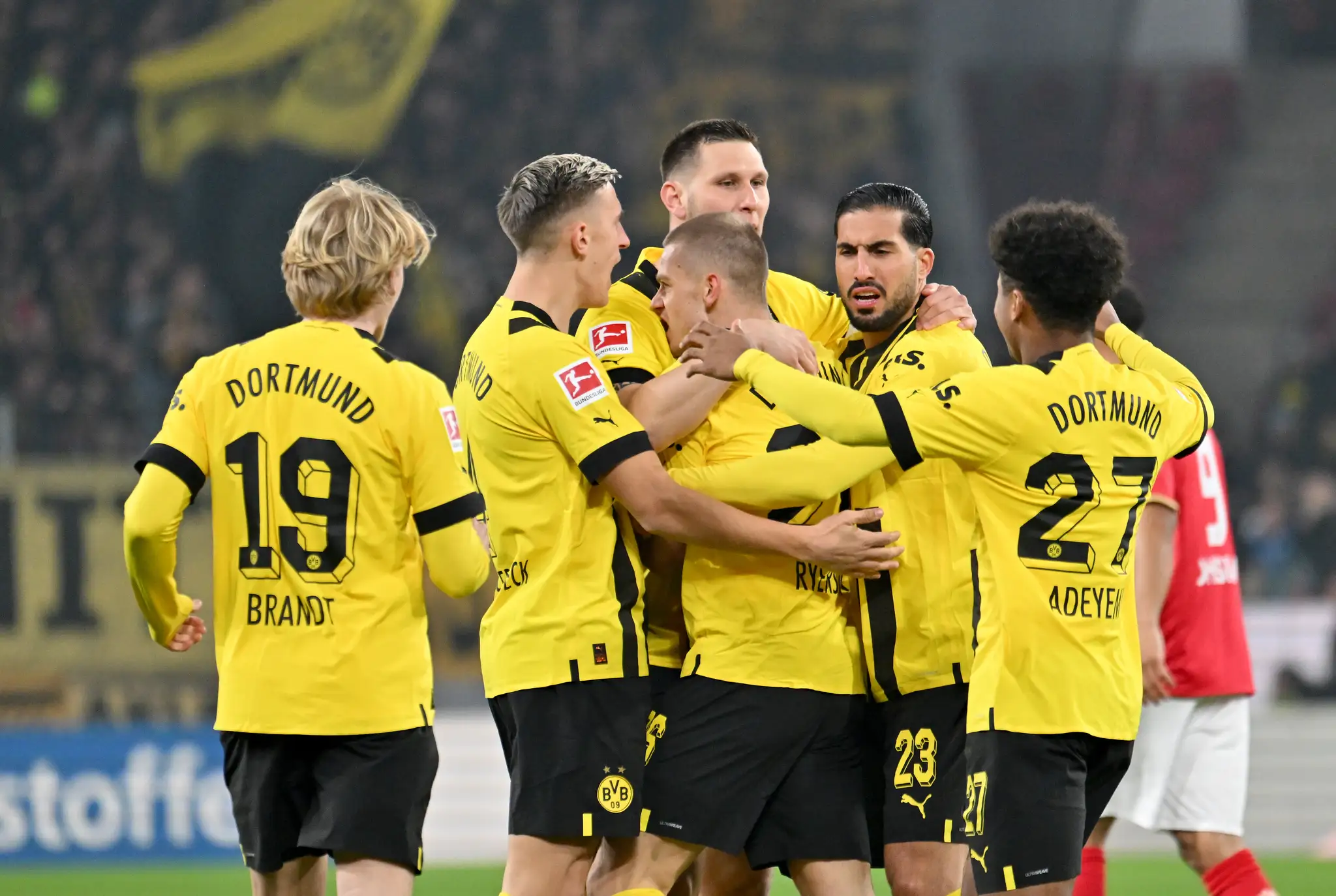 Tešiaci sa hráči Borussie Dortmund
