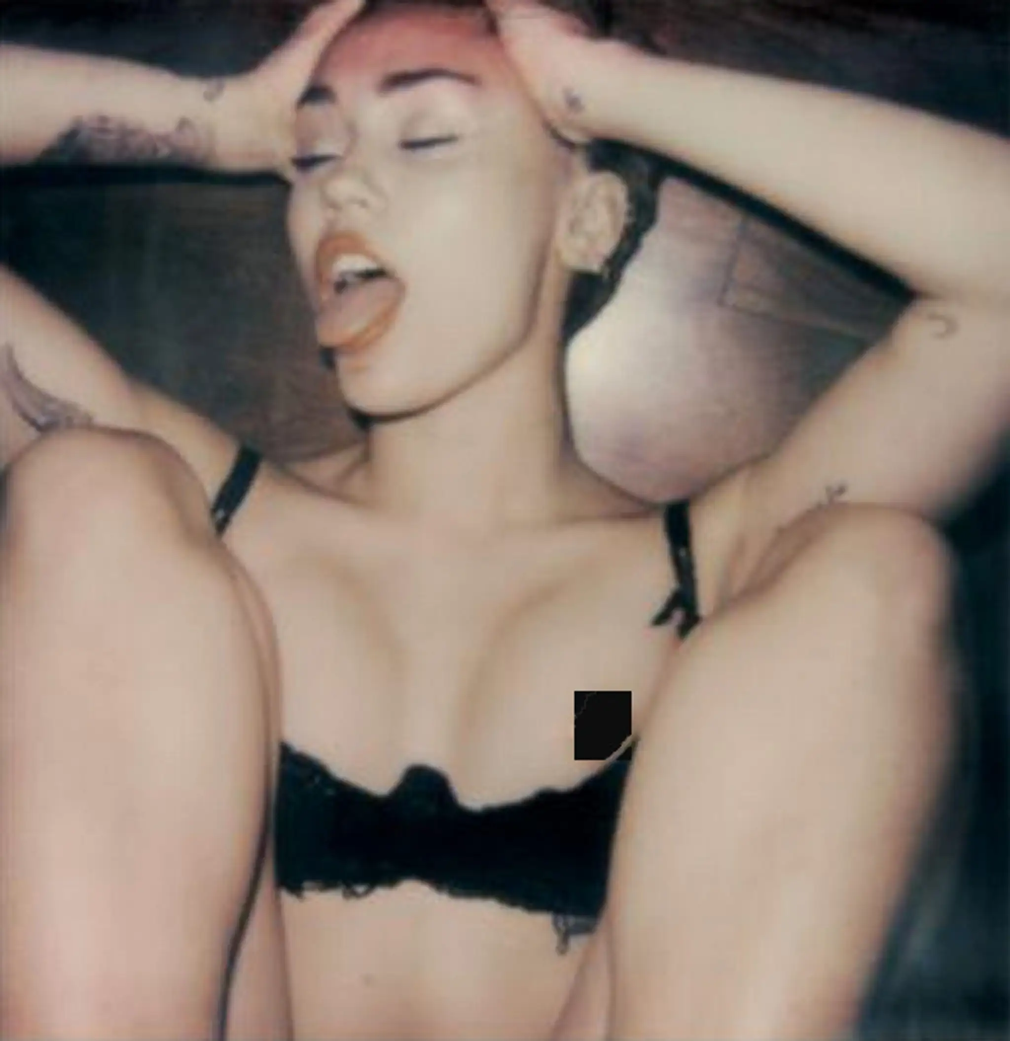 Miley Cyrus pre V magazine.