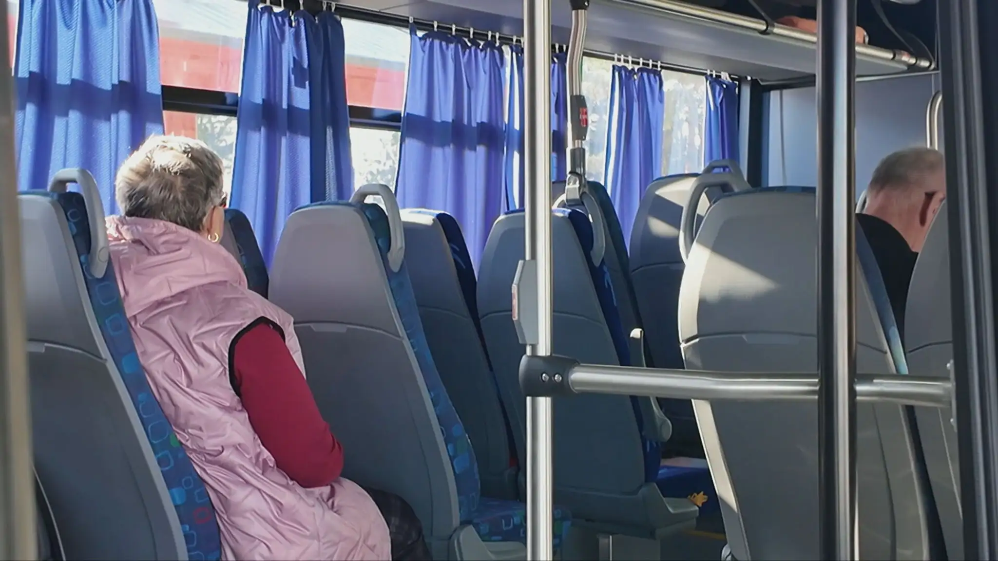 Autobus, autobusová doprava (ilustračná snímka)