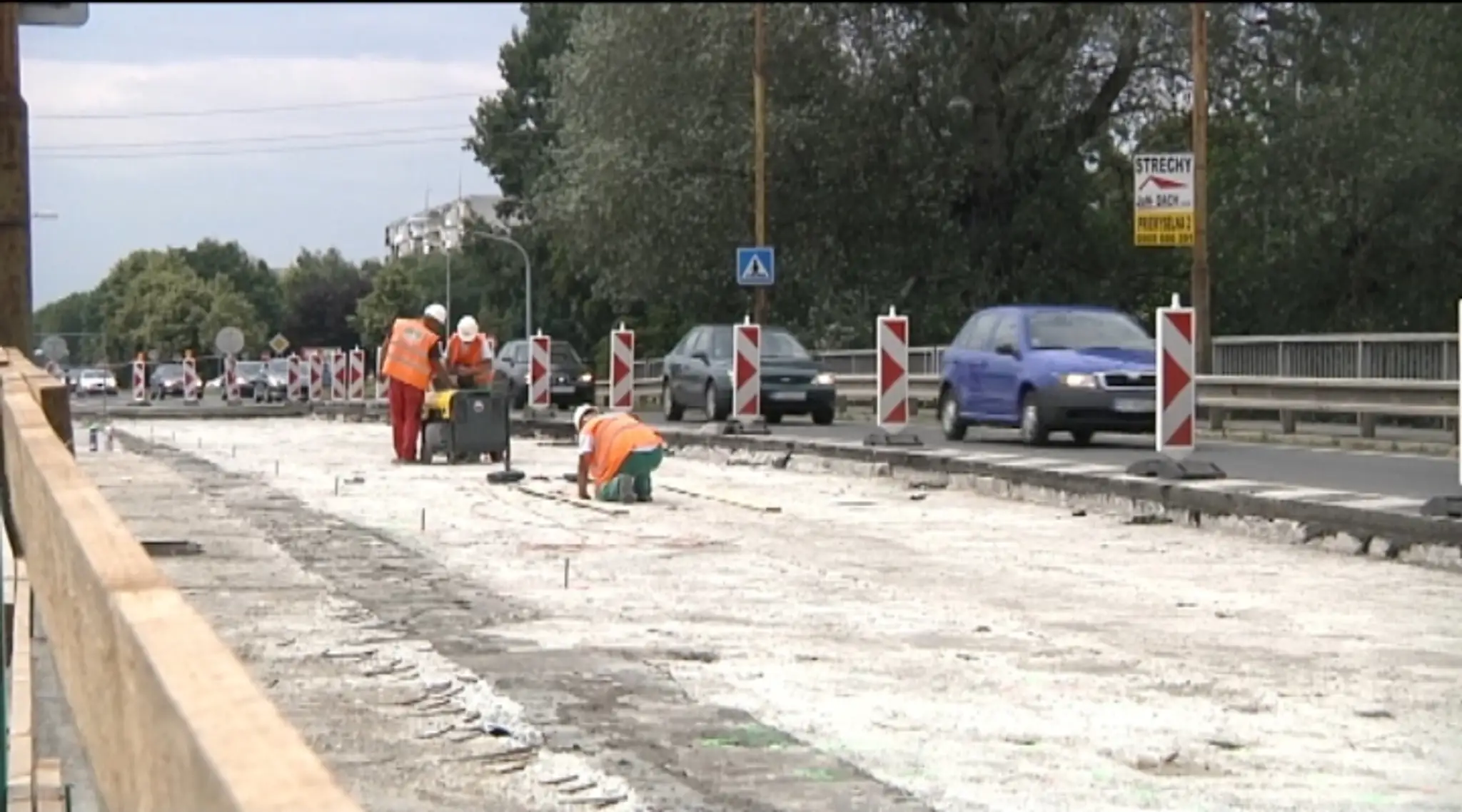 Rekonštrukcia mosta spomaľuje premávku. Cez víkend sa však nepracuje