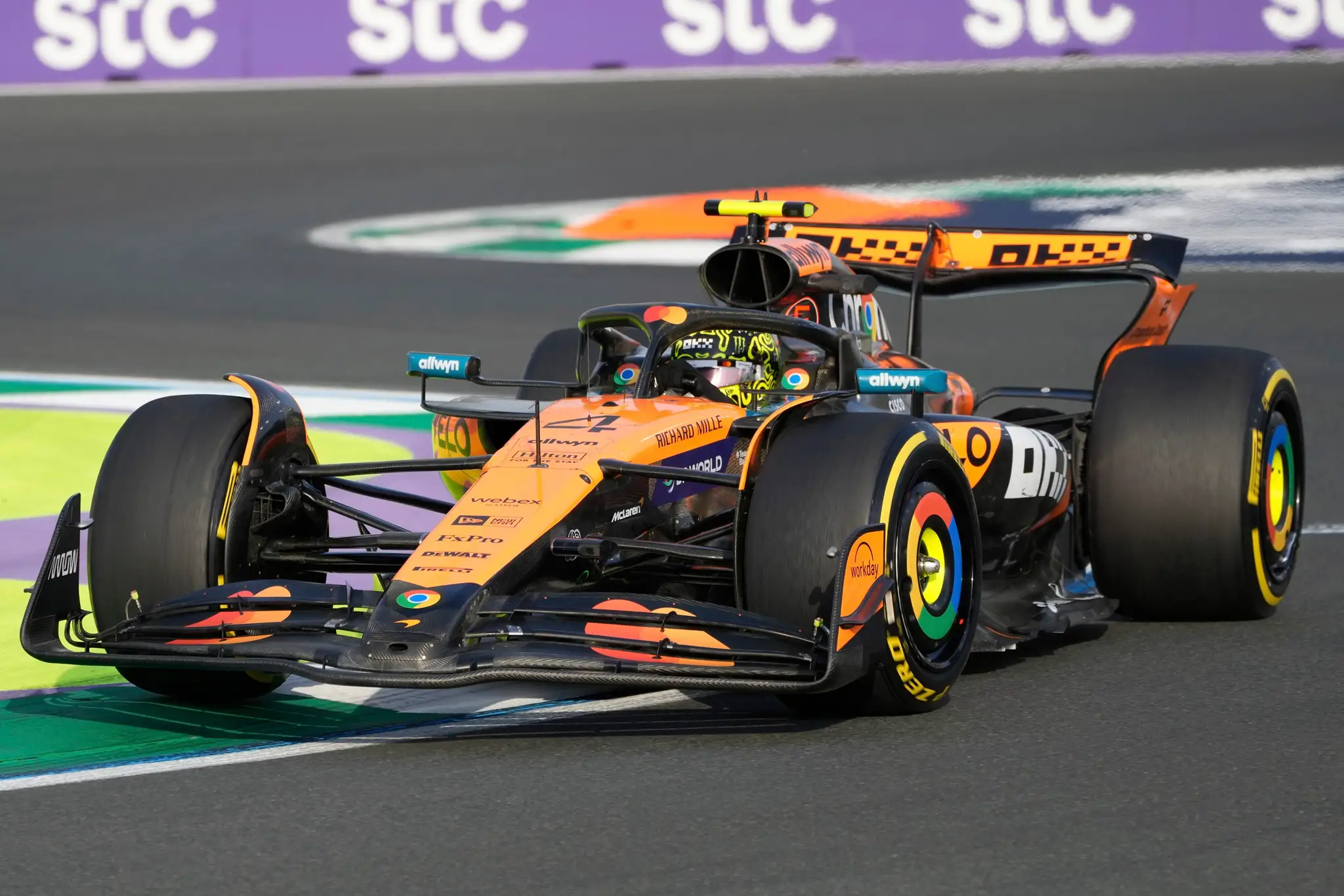 Lando Norris na McLarene ovládol druhý tréning na VC Saudskej Arábie.
