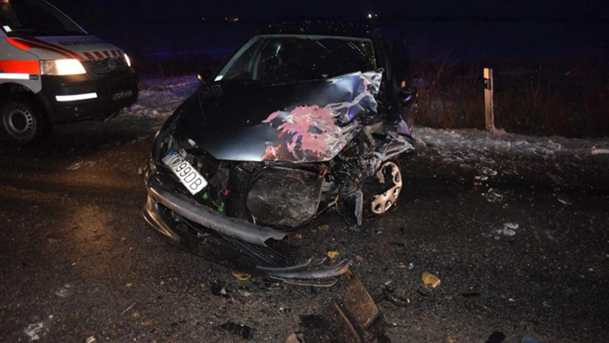 Vozidlo Peugeot 206 po nehode, ktoré viedla 28-ročná vodička.