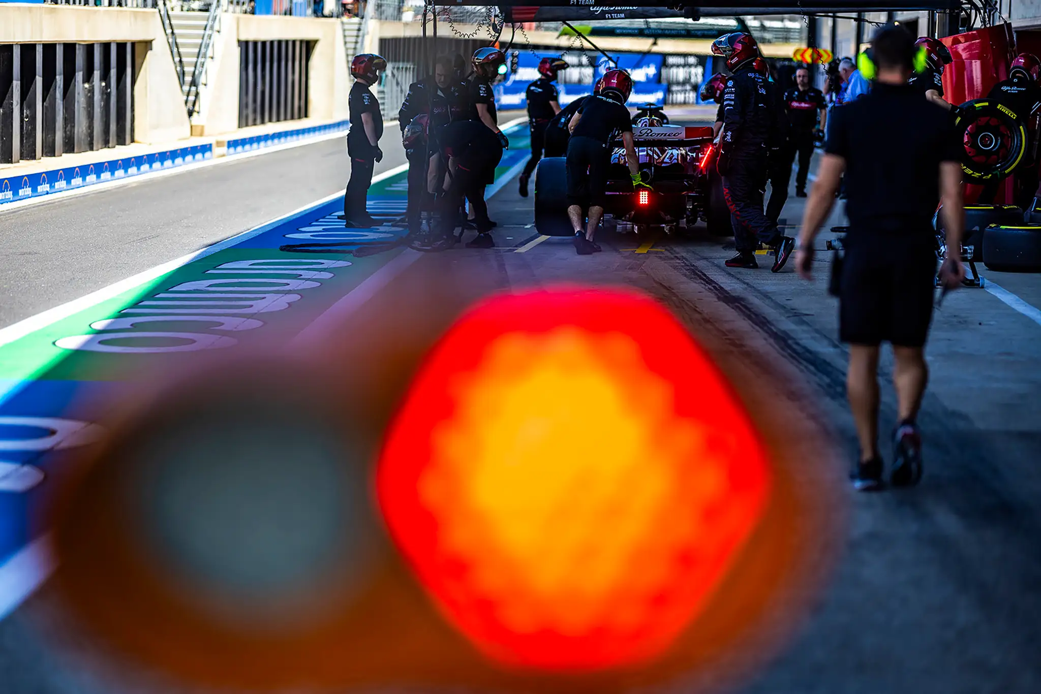 Valterri Bottas v boxoch.