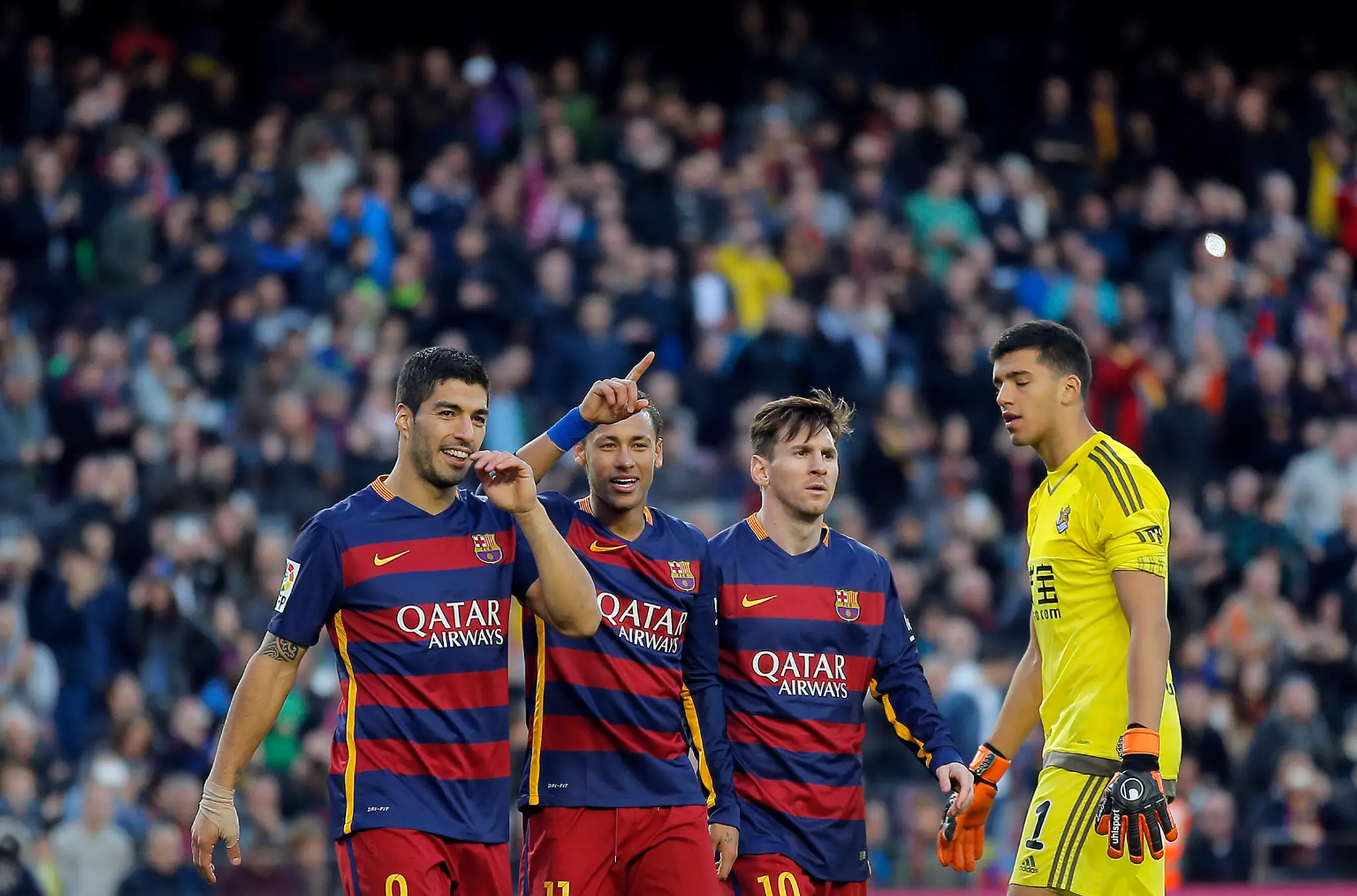 Hviezdne trio Barcelony zľava Luis Suarez, Neymar a Lionel Messi.