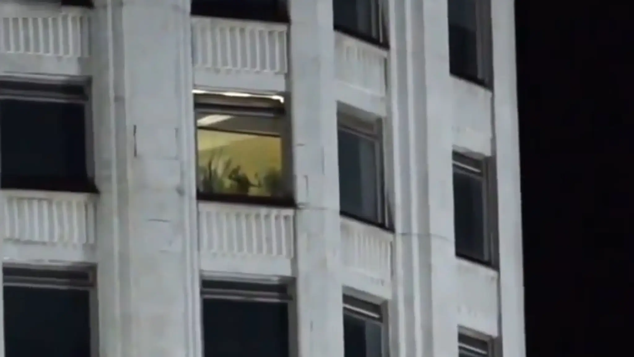 Milenci si užívali sex v budove ruského parlamentu.