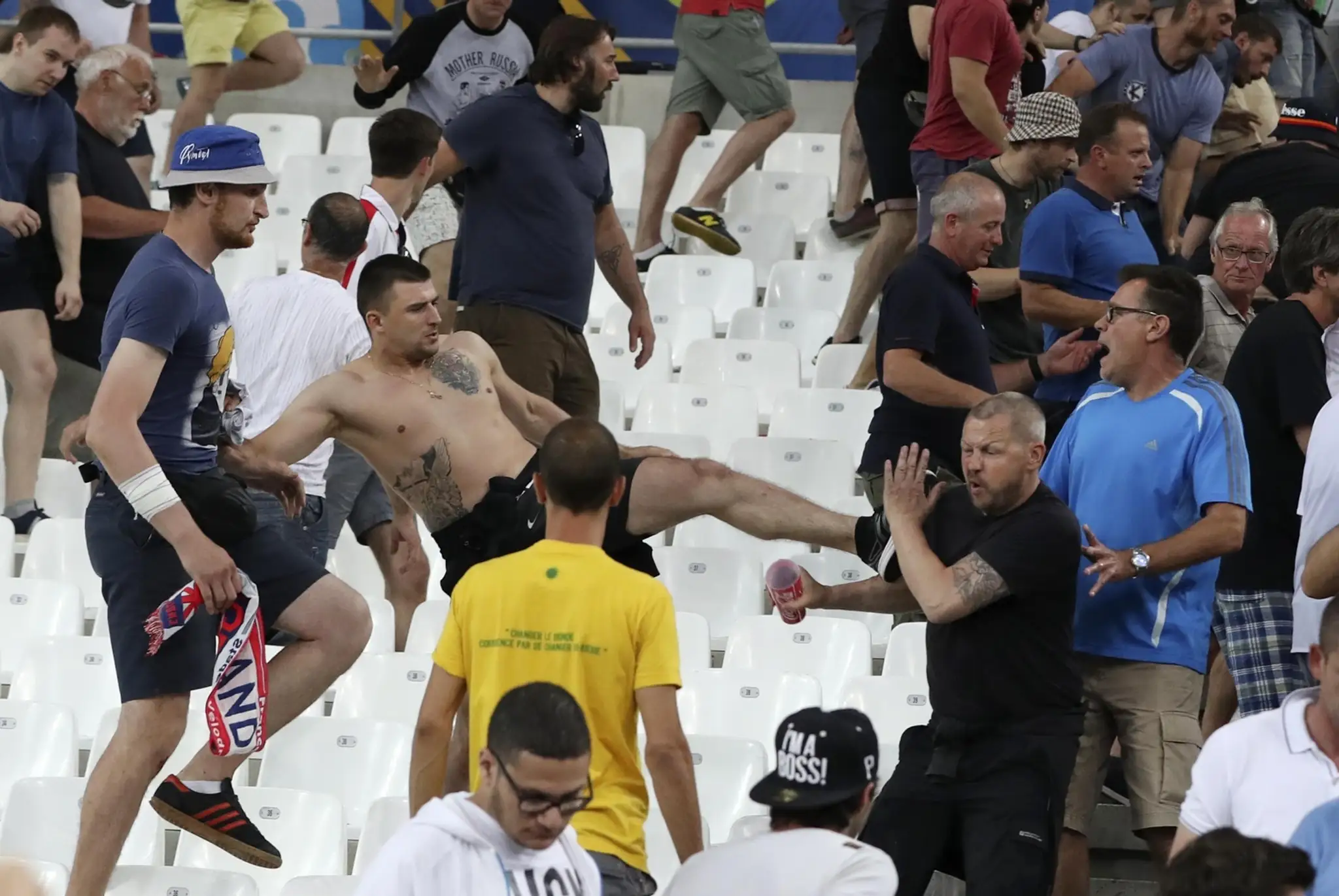 APTOPIX_Soccer_Euro_2016_England_Russia428142358712.jpg