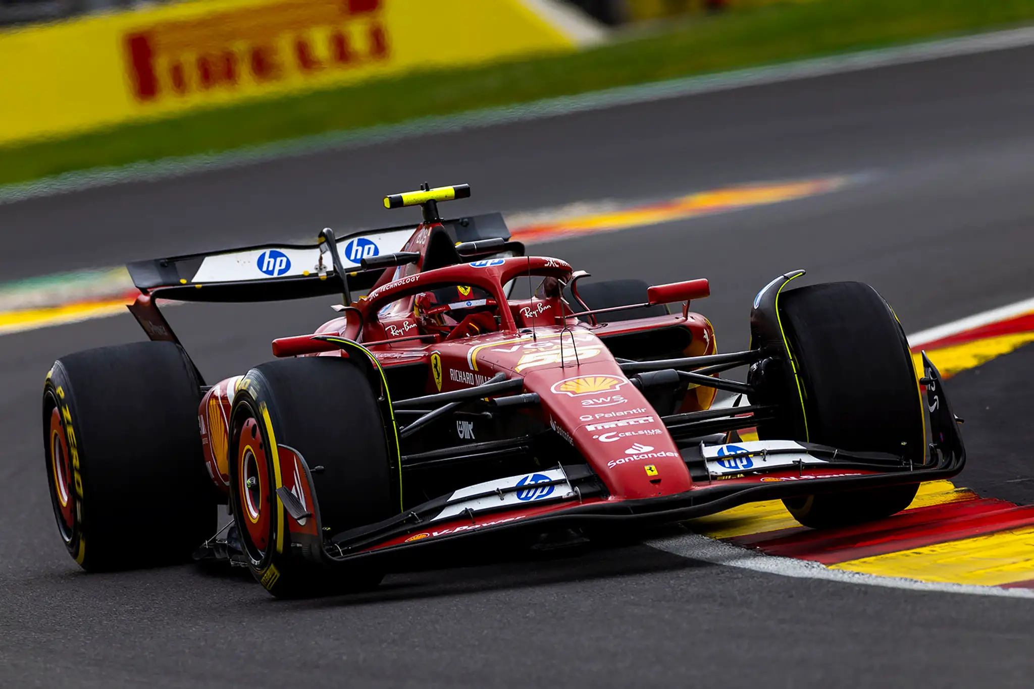 Španiel Carlos Sainz na Ferrari.