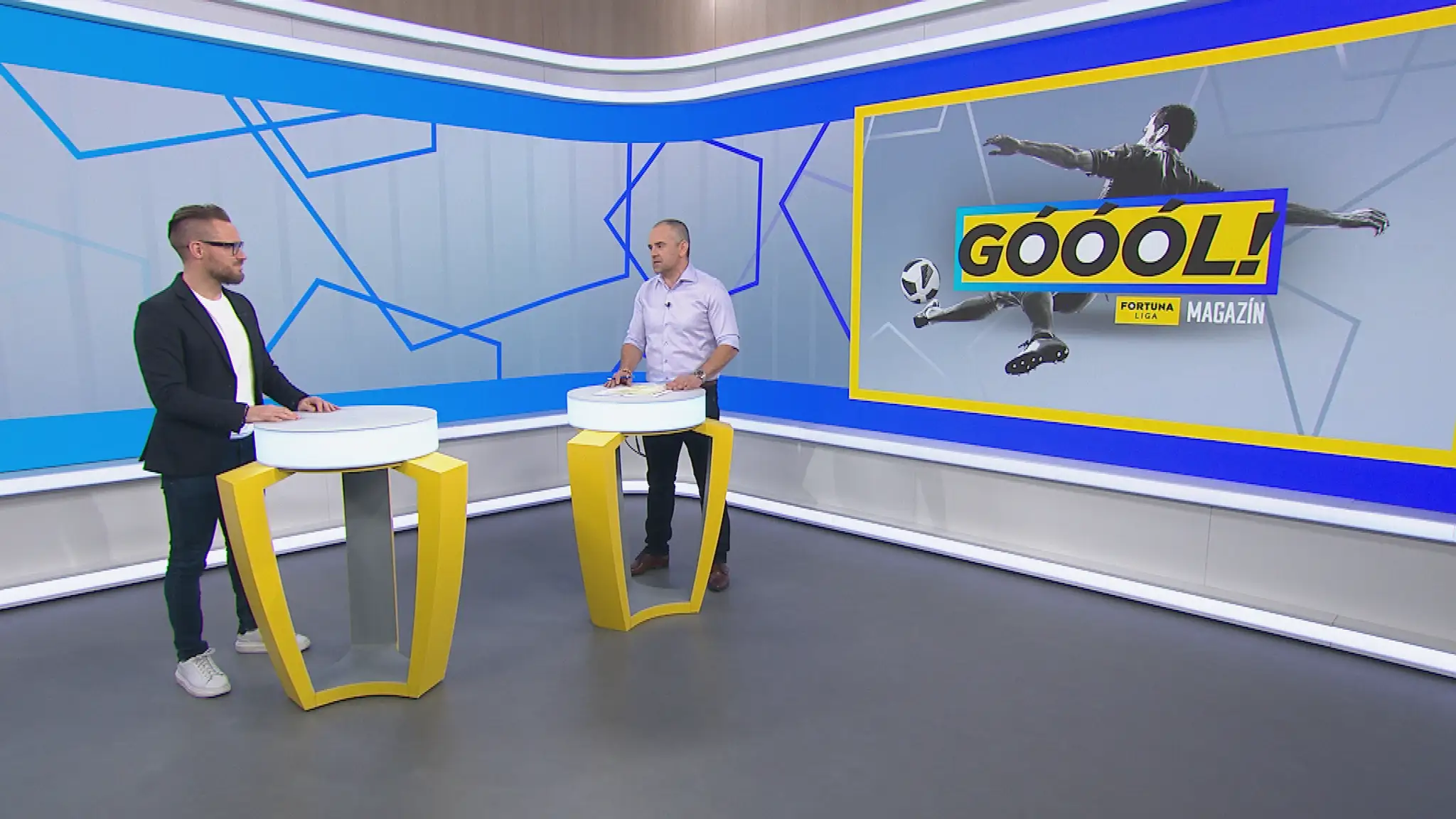 Sprava moderátor Slávo Jurko a expert Stanislav Angelovič.
