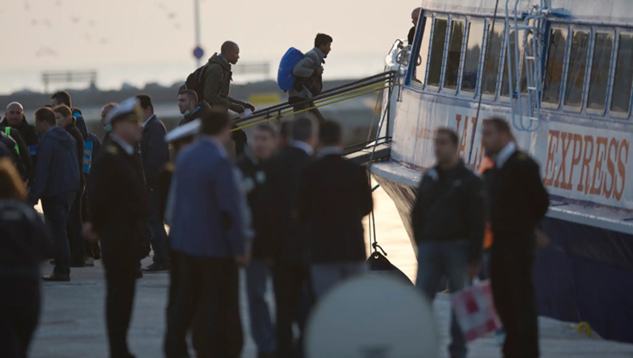 Necelé tri týždne po uzavretí dohody medzi Európskou úniou a Tureckom dnes vrátia prvých migrantov z Grécka do Turecka.