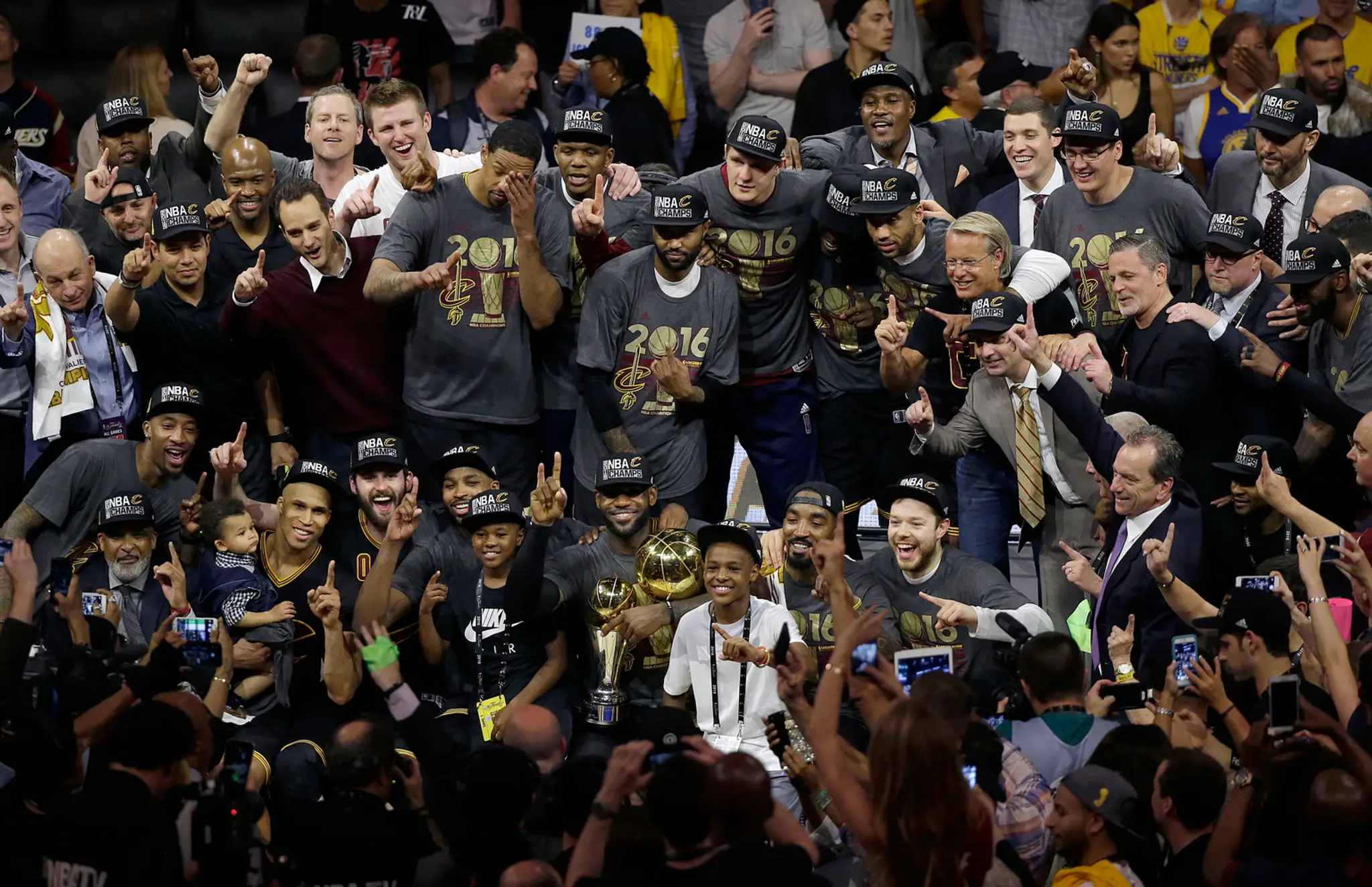 Radosť Clevelandu Cavaliers z historicky prvého titulu.