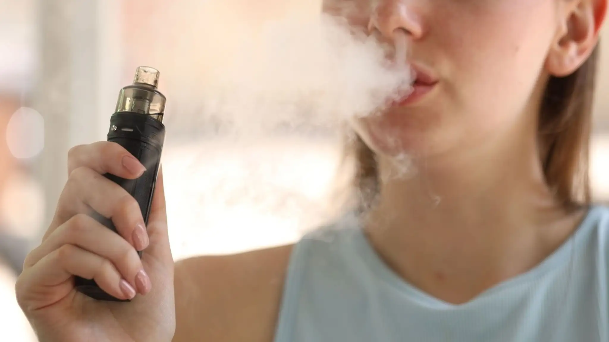 Vapovanie, elektronická cigareta. Ilustračná snímka. 