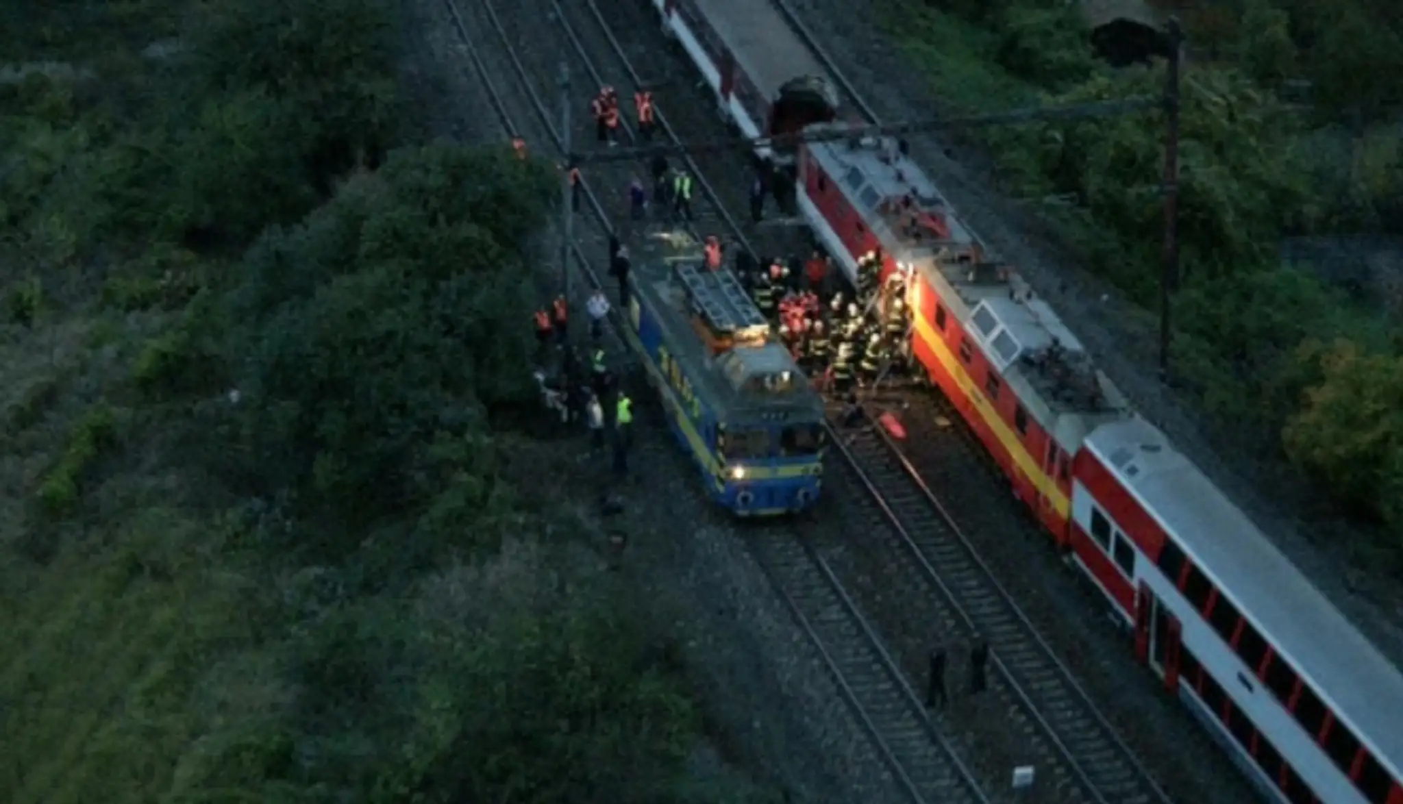 Letecký záber na zrazené vlaky 26. októbra 2012