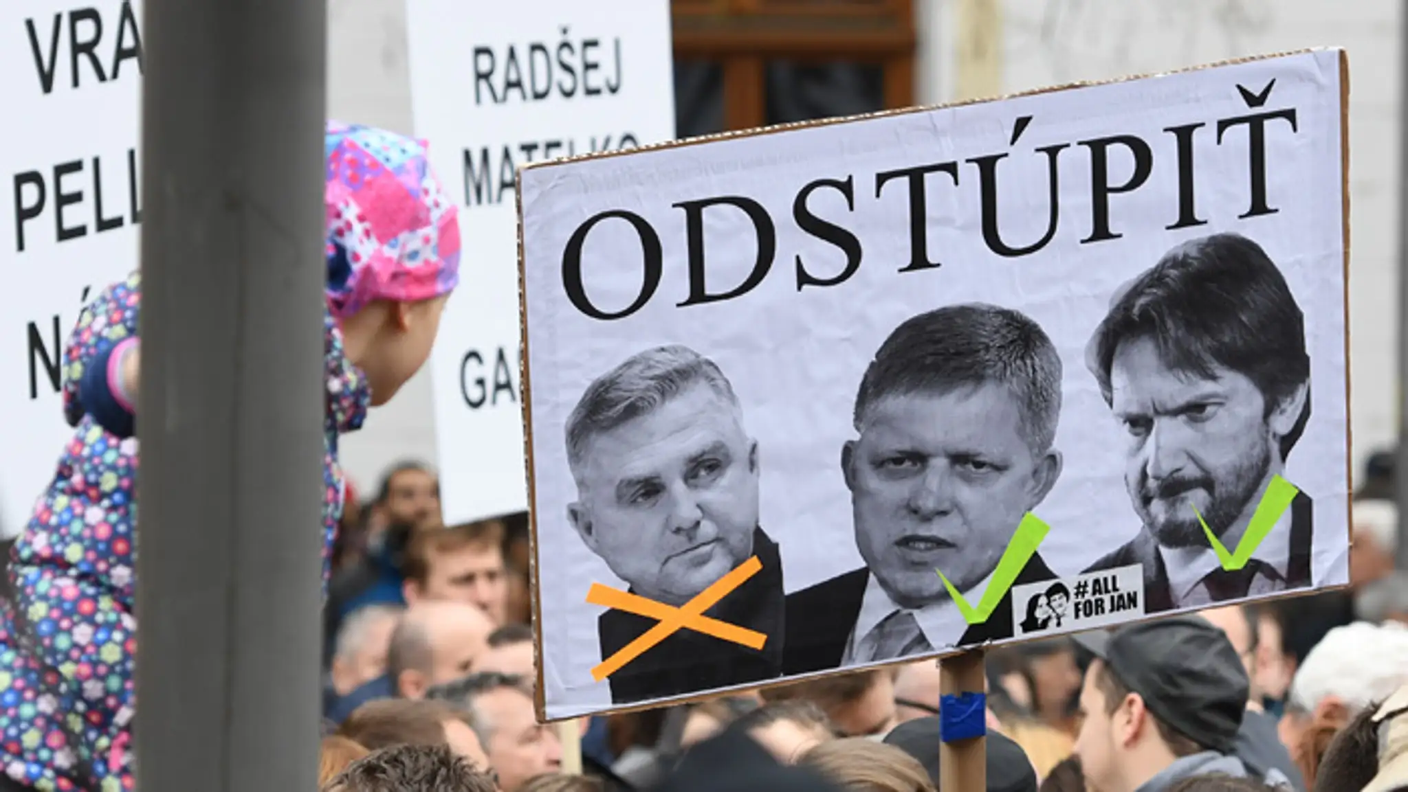 Protestné zhromaždenie Za slušné Slovensko na Námestí SNP v Bratislave.