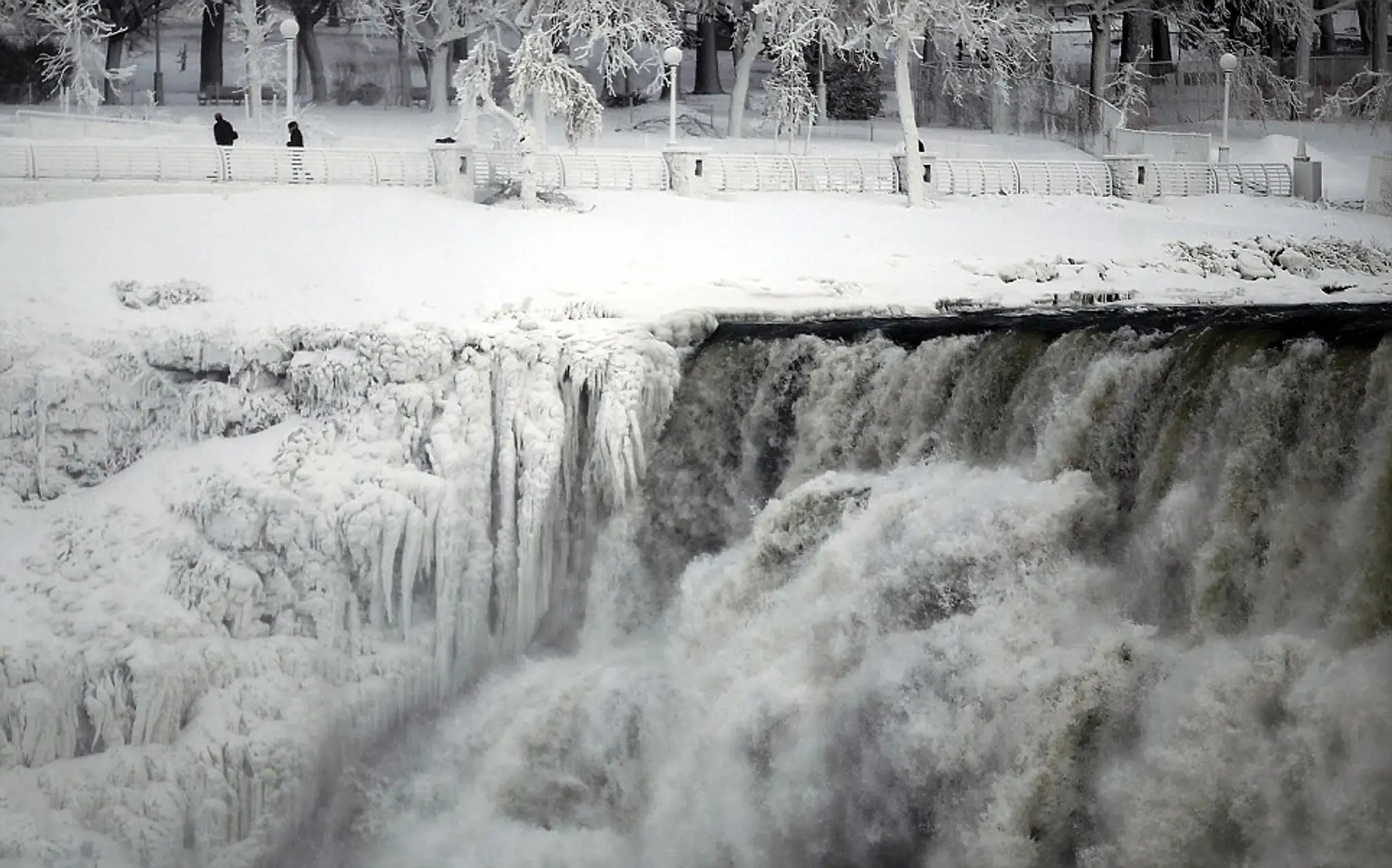 Zamrznuté Niagarské vodopády