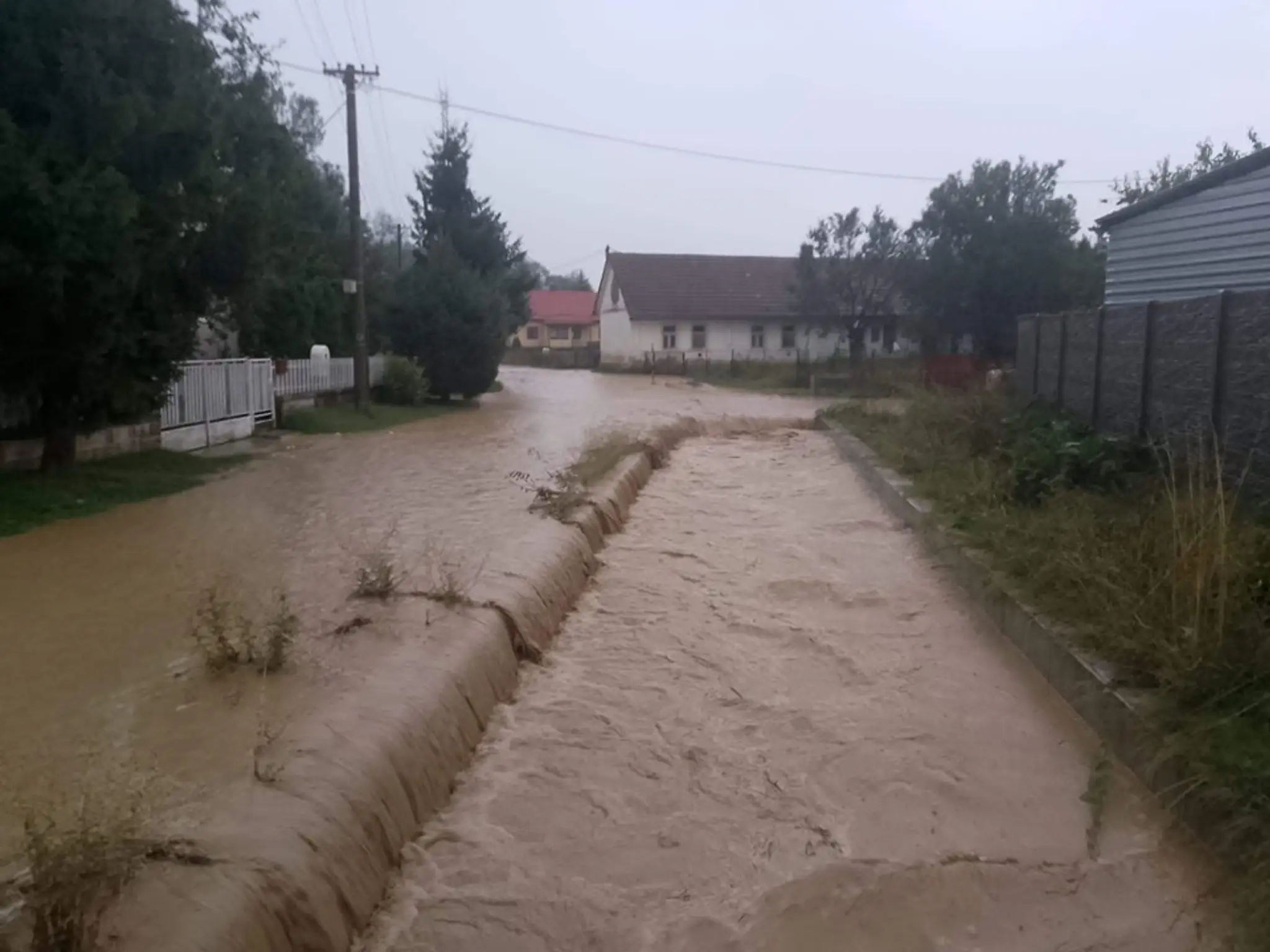 V Zborove vyhlásili tretí stupeň povodňovej aktivity