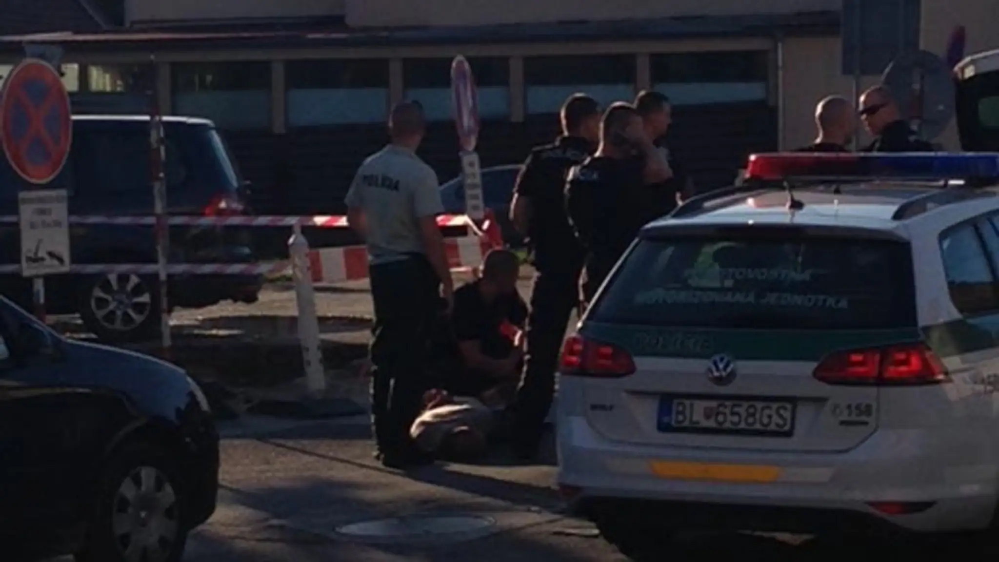 Policajná akcia v bratislavskom Ružinove.