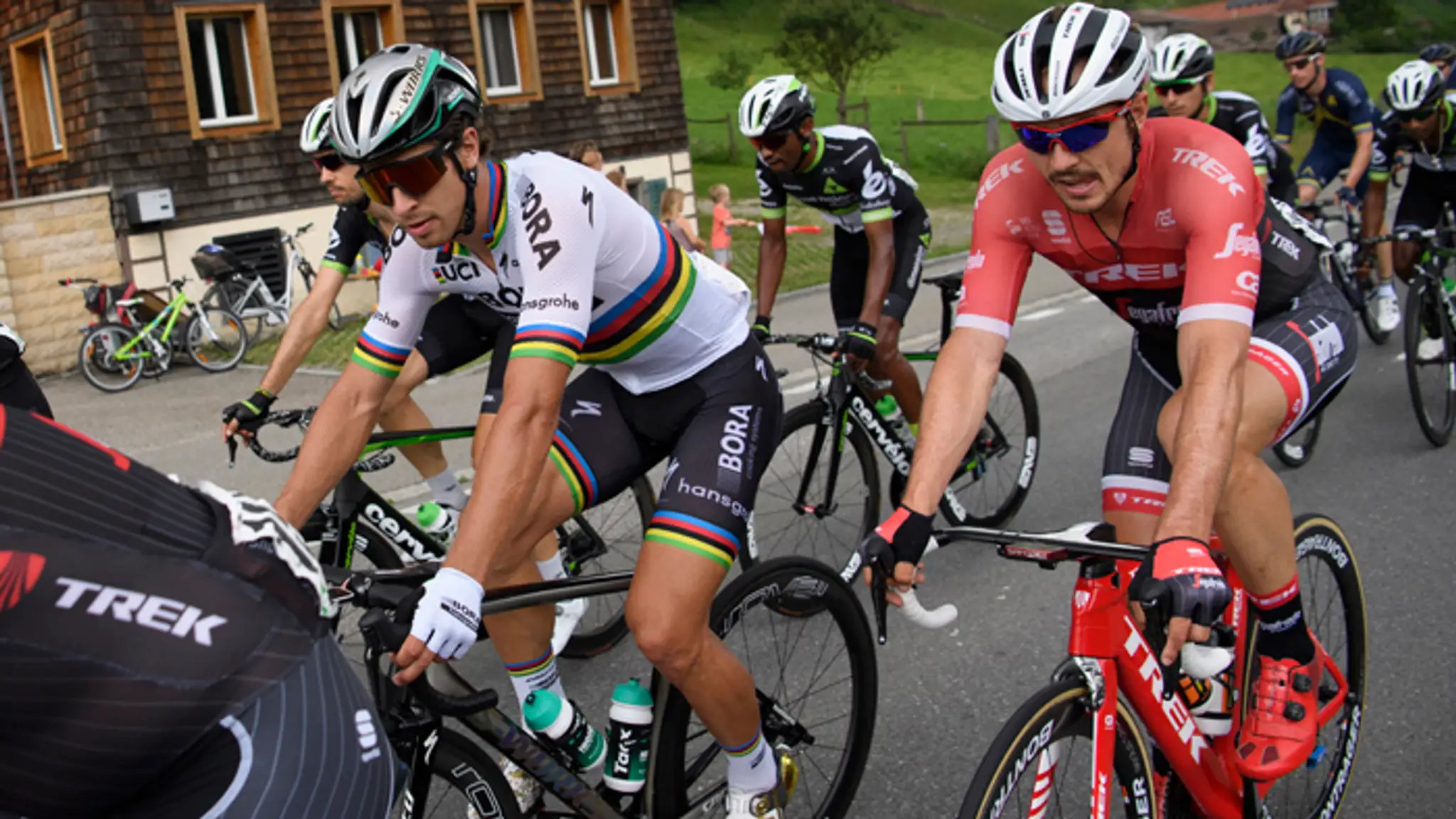 Peter Sagan vo farbách tímu Bora-Hansgrohe na Okolo Švajčiarska.