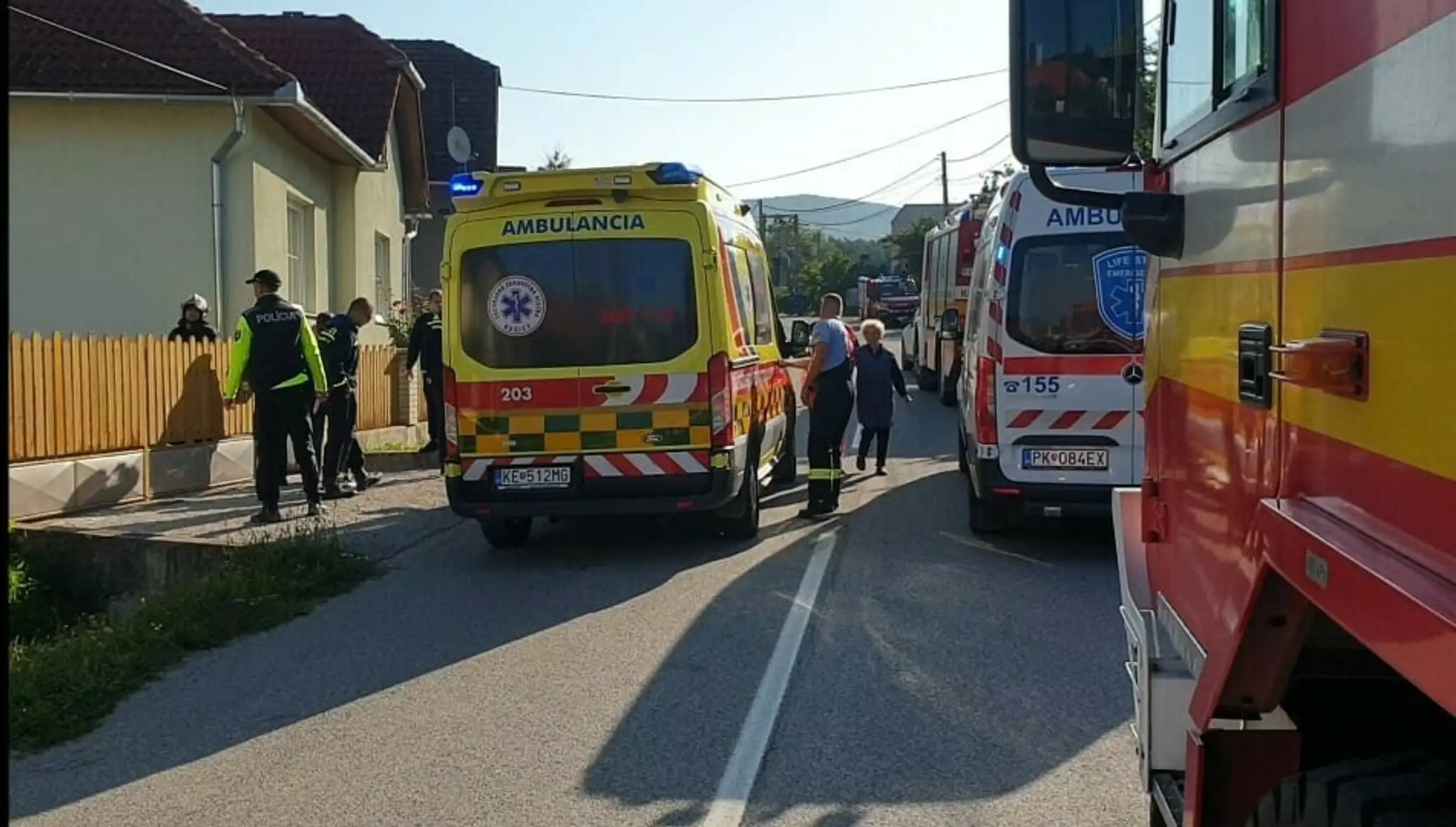 Hasiči na mieste činu.