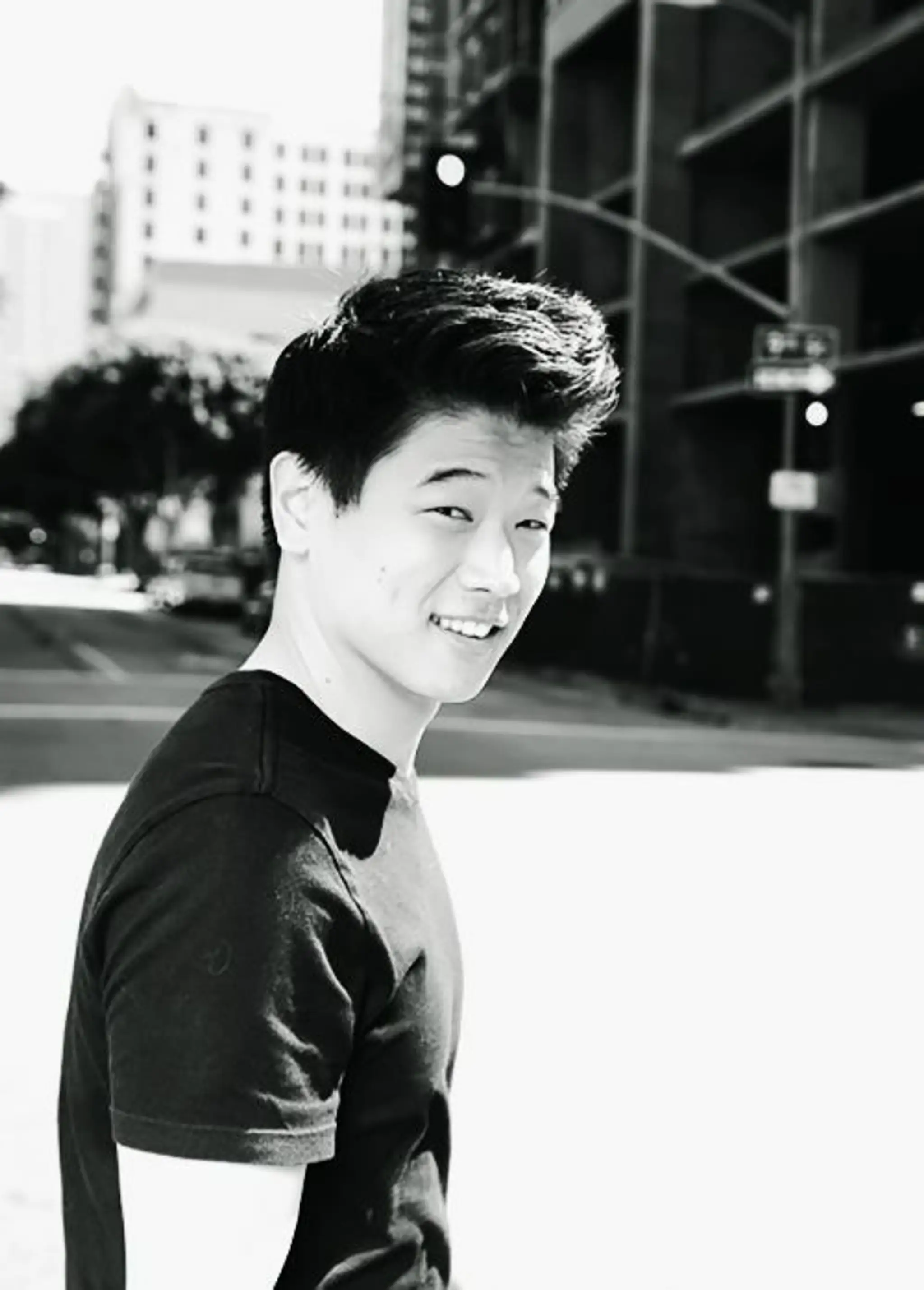 ki hong lee.jpg