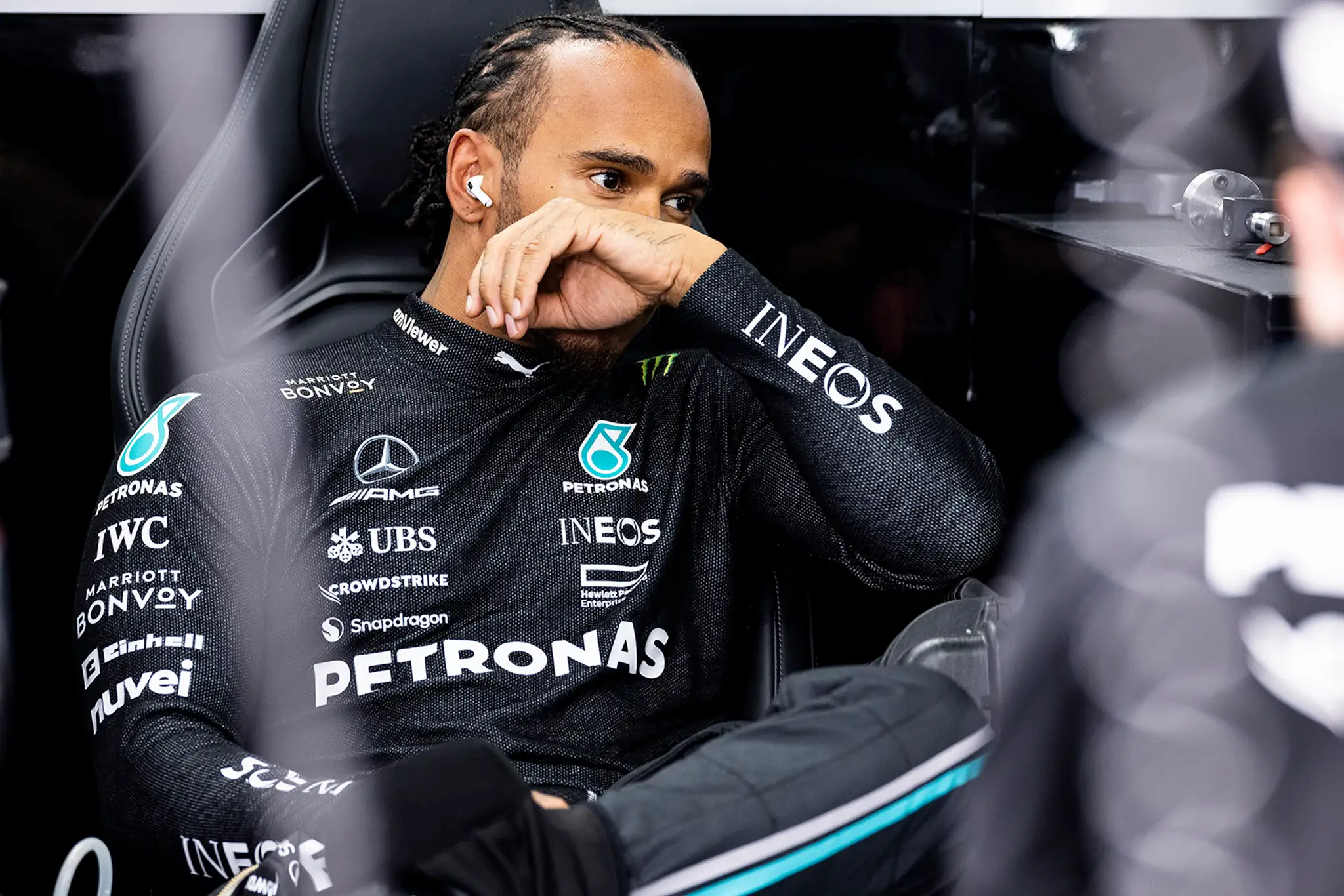 Lewis Hamilton pred sobotňajšou kvalifikáciou