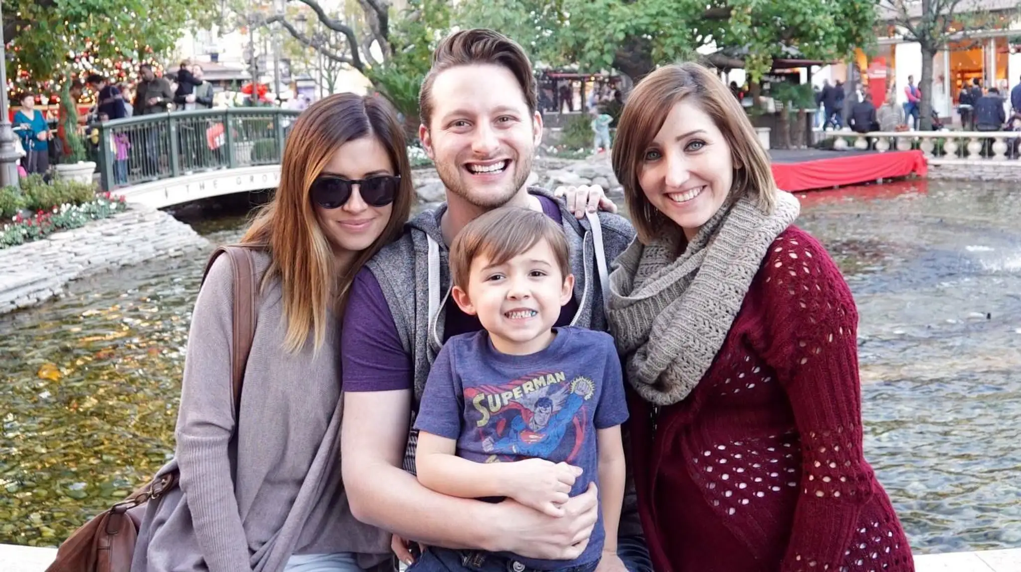 Adam Lyons, Brooke Shedd a Jane Salakhova a syn Oliver.