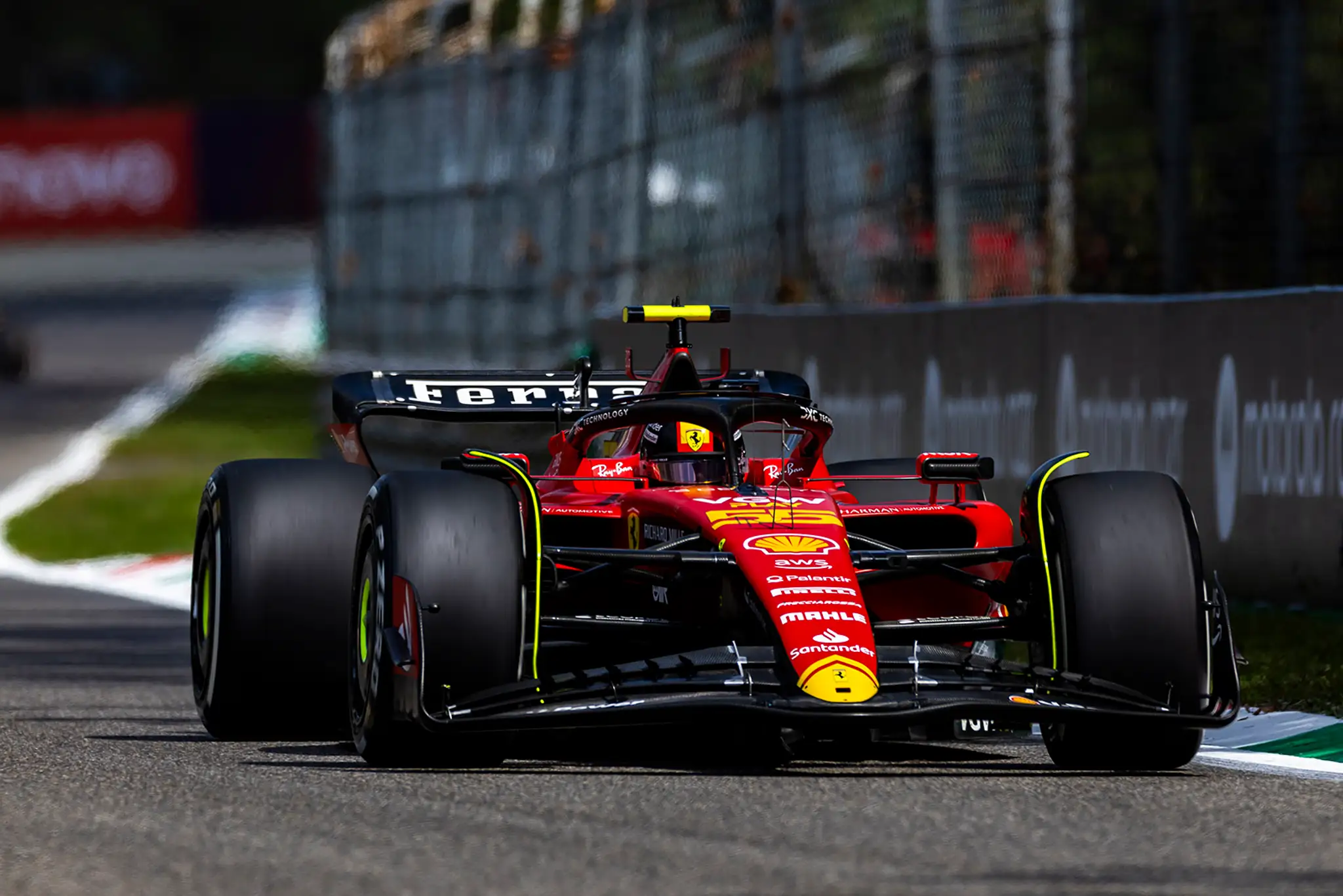 Carlos Sainz na Ferrari.