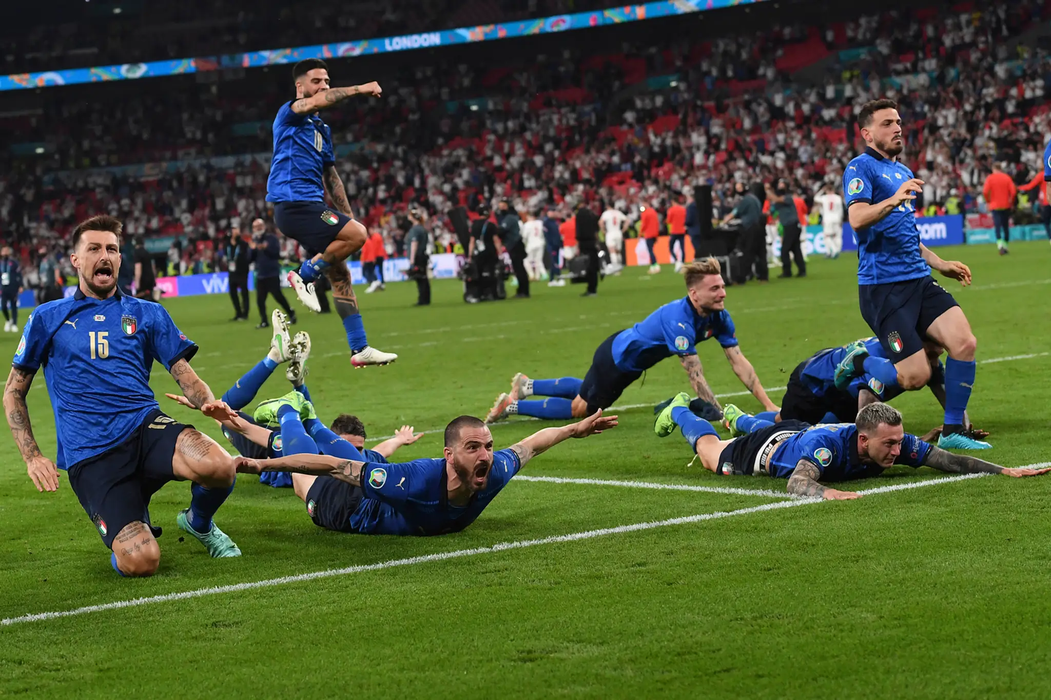 Talianski futbalisti sa tešia z výhry vo finále ME 2020 proti Anglicku.