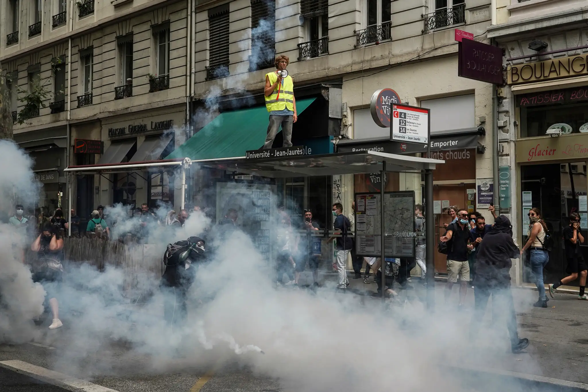 Protest v Lyone.
