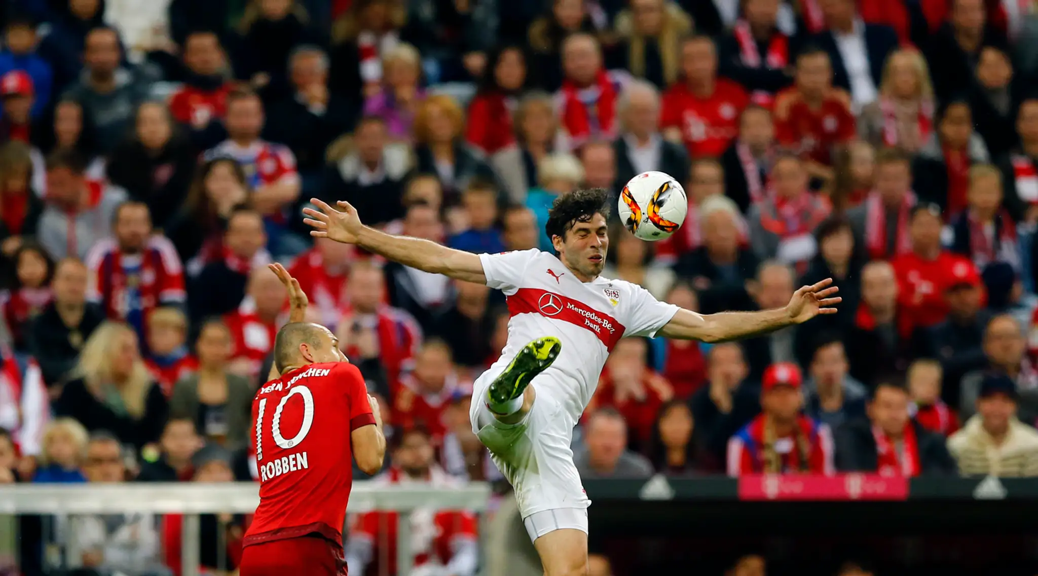 Zápas nemeckej Bundesligy medzi FC Bayern a VfB Stuttgart