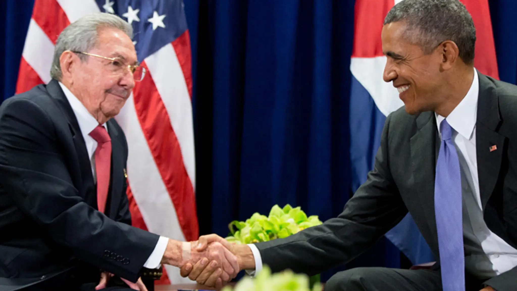 Prezidenti USA a Kuby - Barack Obama a Raúl Castro si podali pred bilaterálnym rokovaním na pôde OSN ruky.