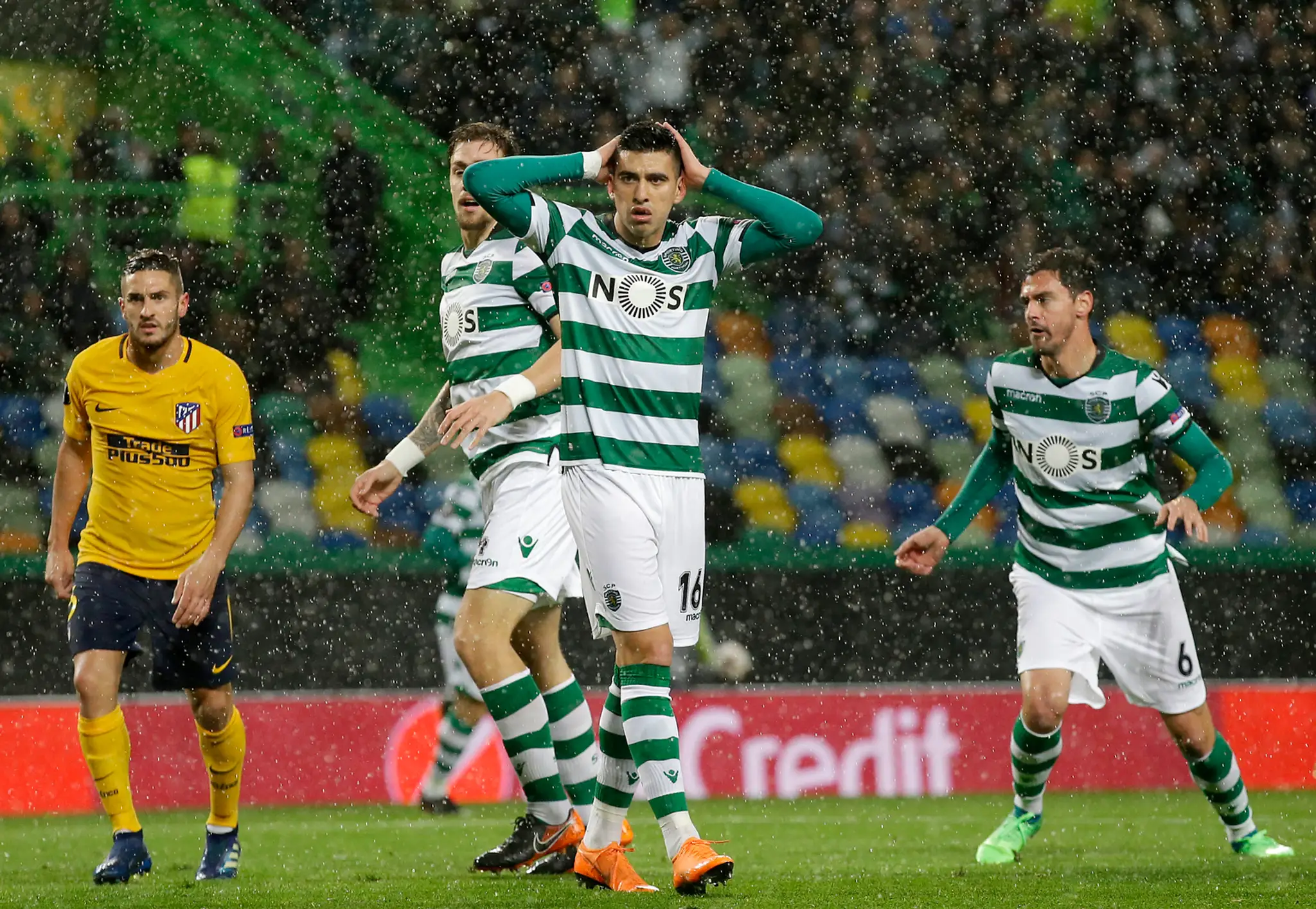 Rodrigo Battaglia zo Sportingu Lisabon reaguje v odvete štvrťfinále EL proti Arsenalu.