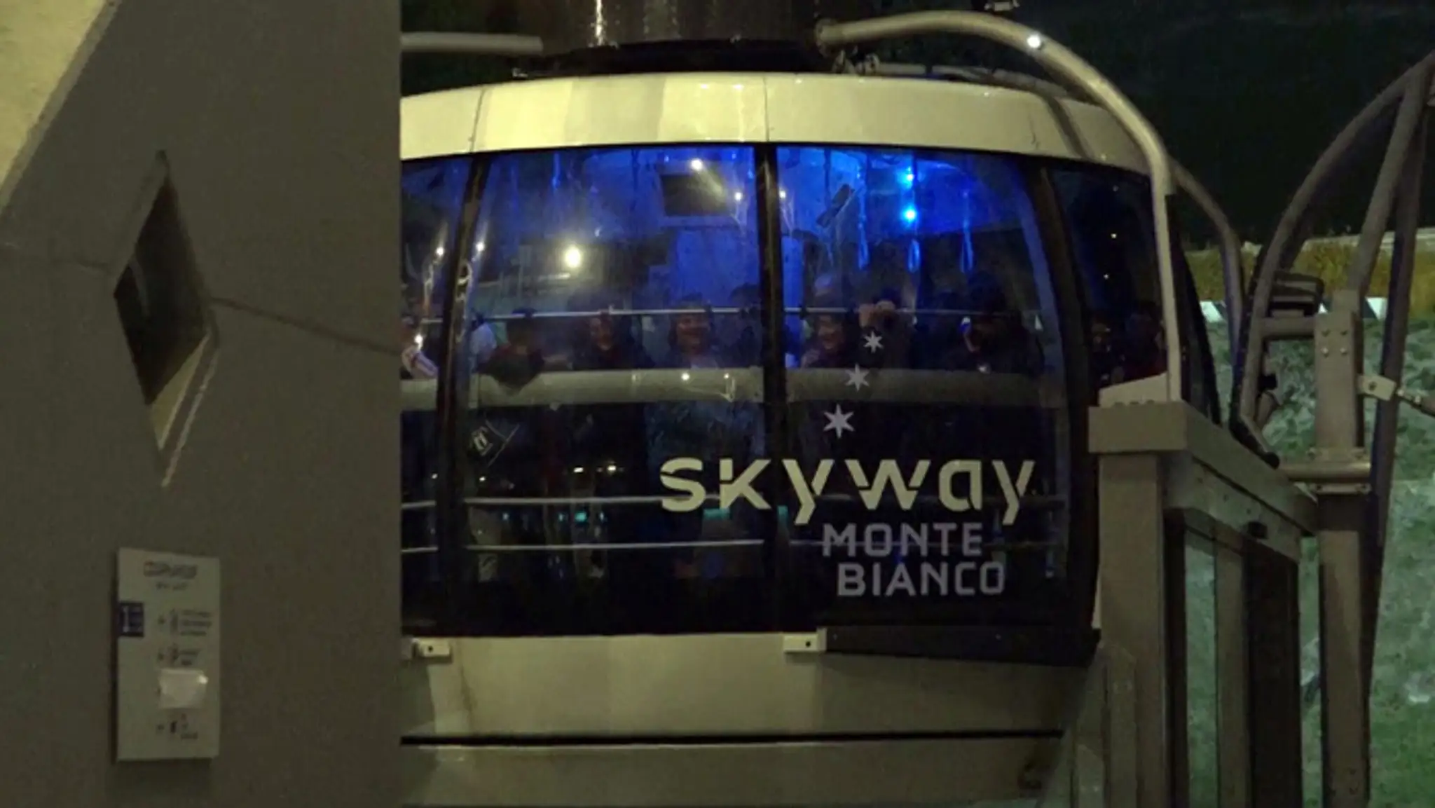 V lanovke na Mont Blancu uviazli turisti.