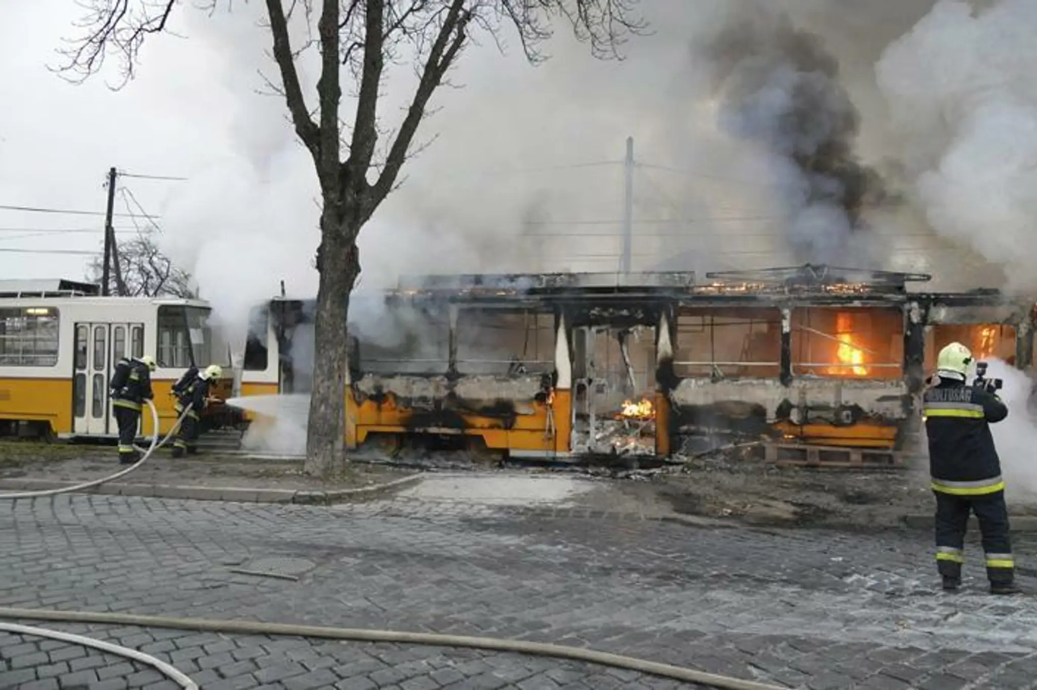 Zhorená električka v Budapešti