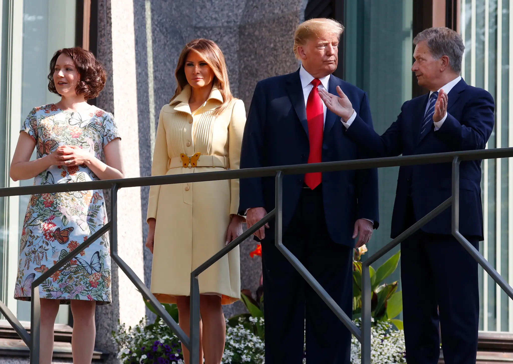 Fínsky prezident Sauli Niinisto a americký prezident Donald Trump s manželkami