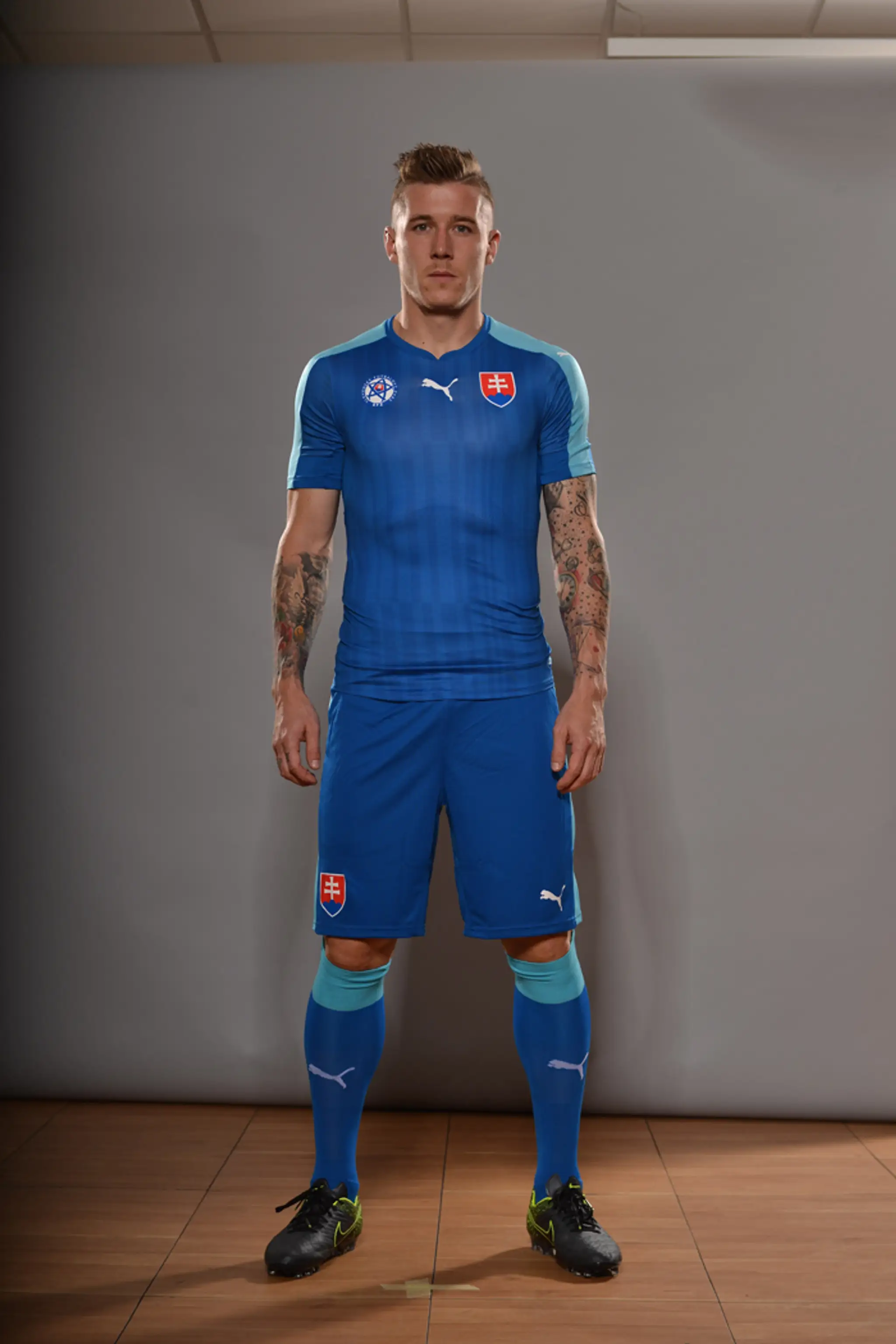 Juraj Kucka v novom reprezentančnom drese pre vonkajšie zápasy.