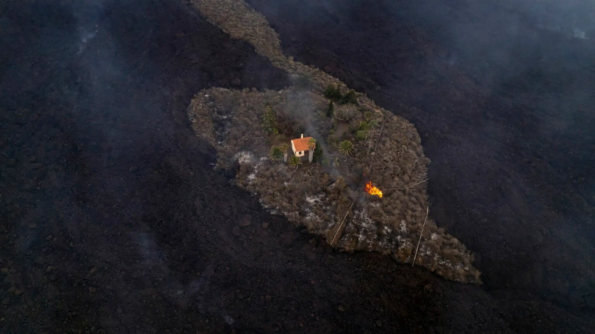 Láva na ostrove La Palma nezničila rodinný dom