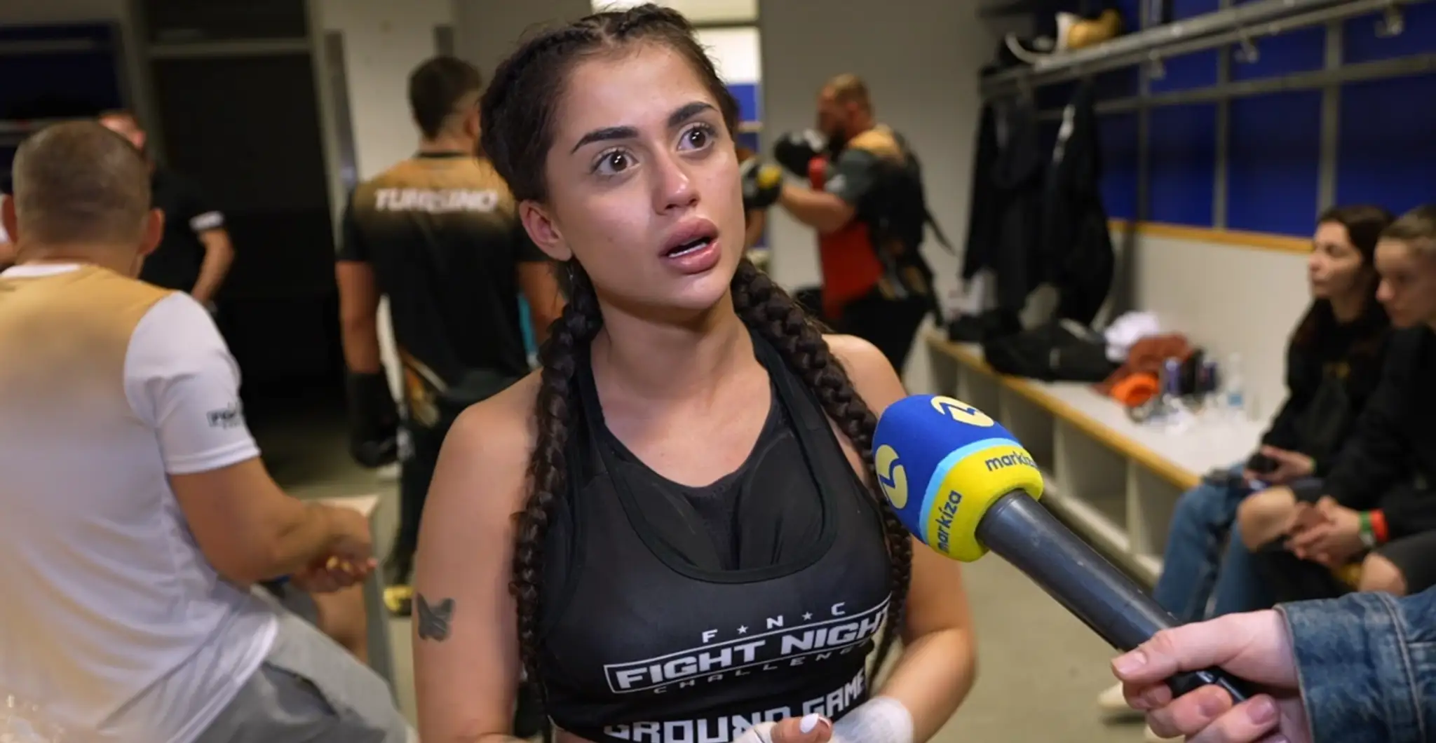 Azra na FNC 11