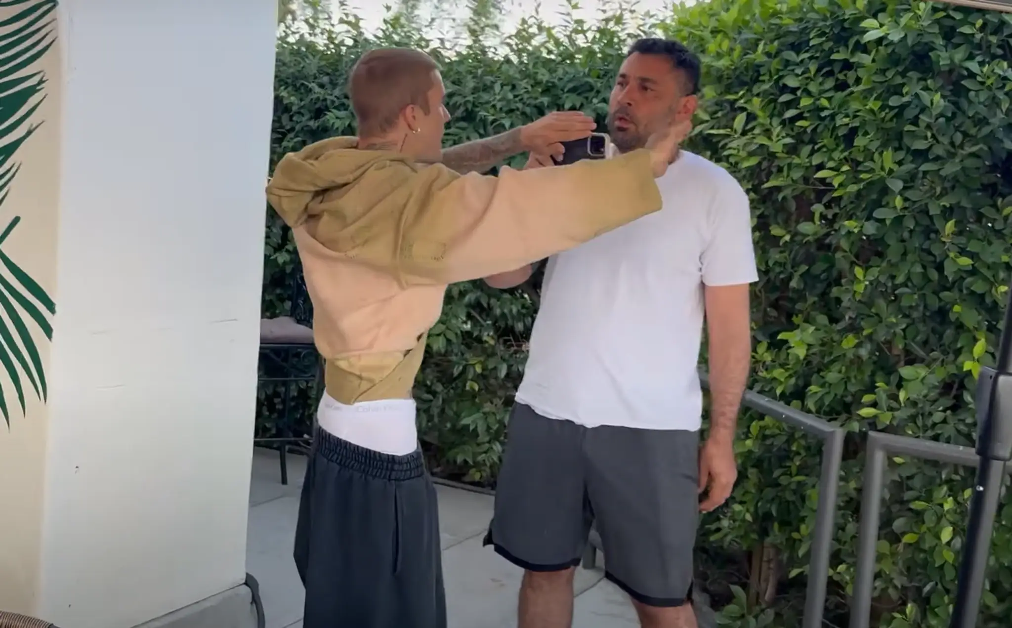 Justin Bieber konfrontoval paparazzov
