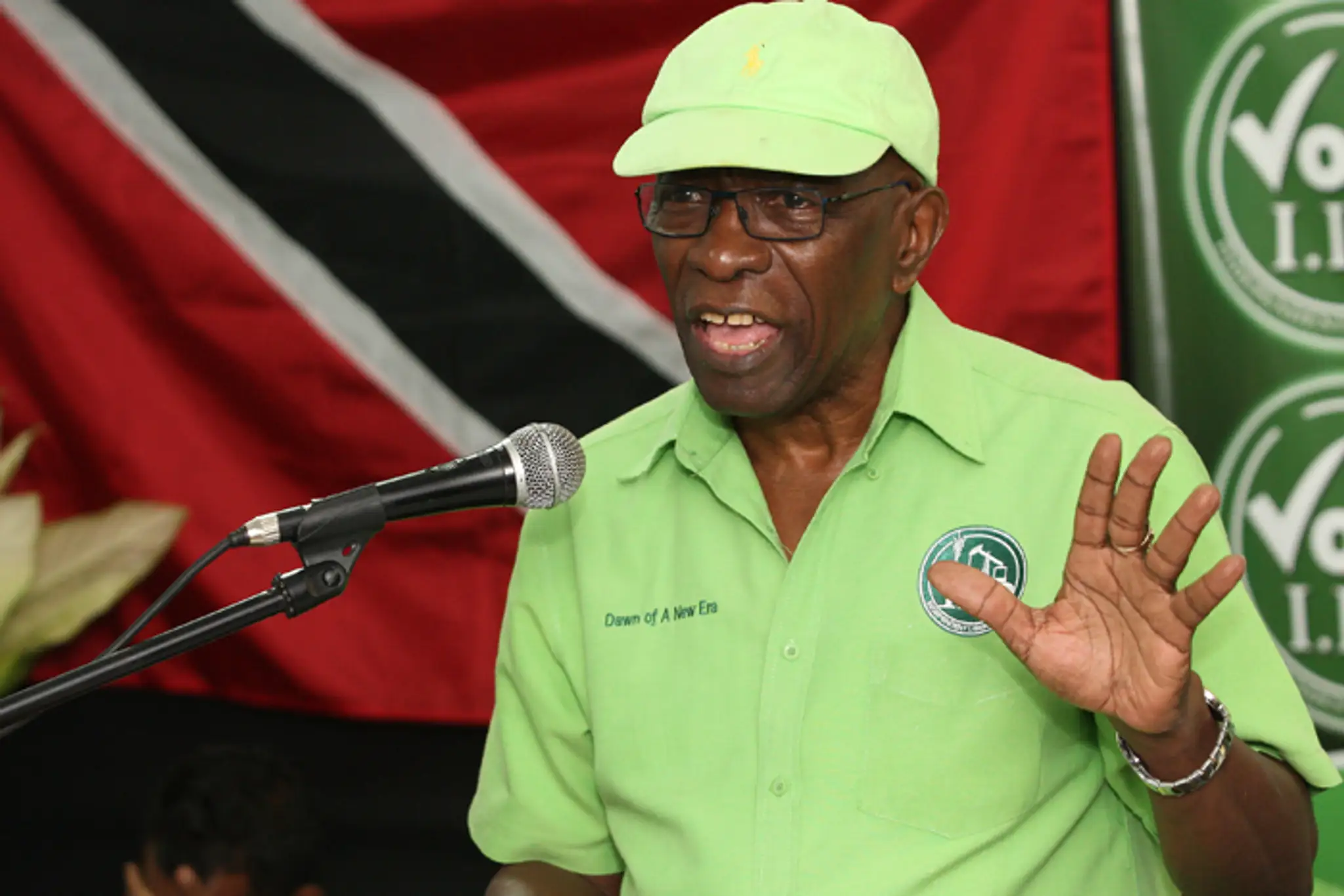 Na archívnej snímke z 3. júna 2015 bývalý viveprezident FIFA Jack Warner.