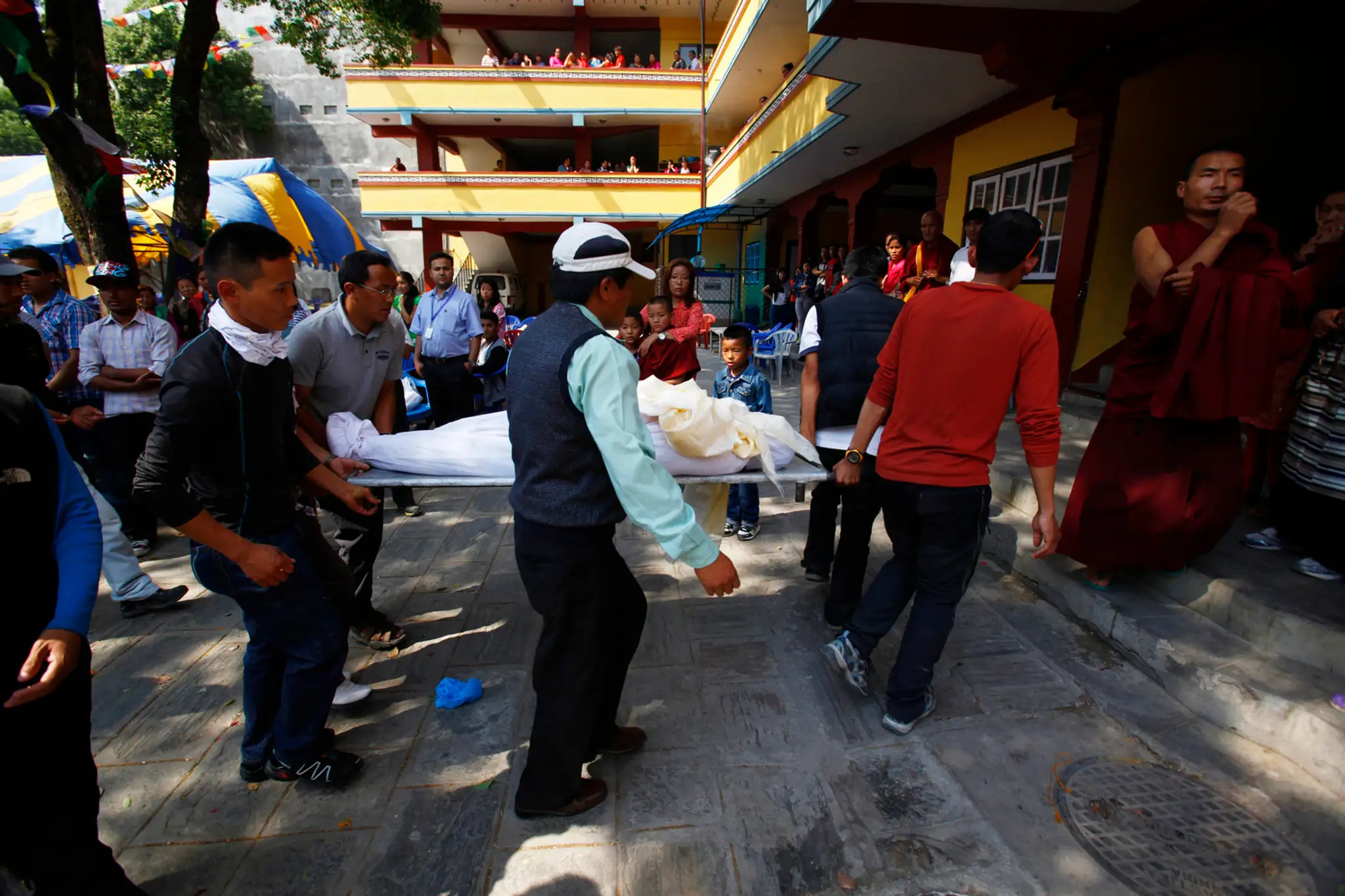 Nepal_Everest_Avalanche051698145126.jpg