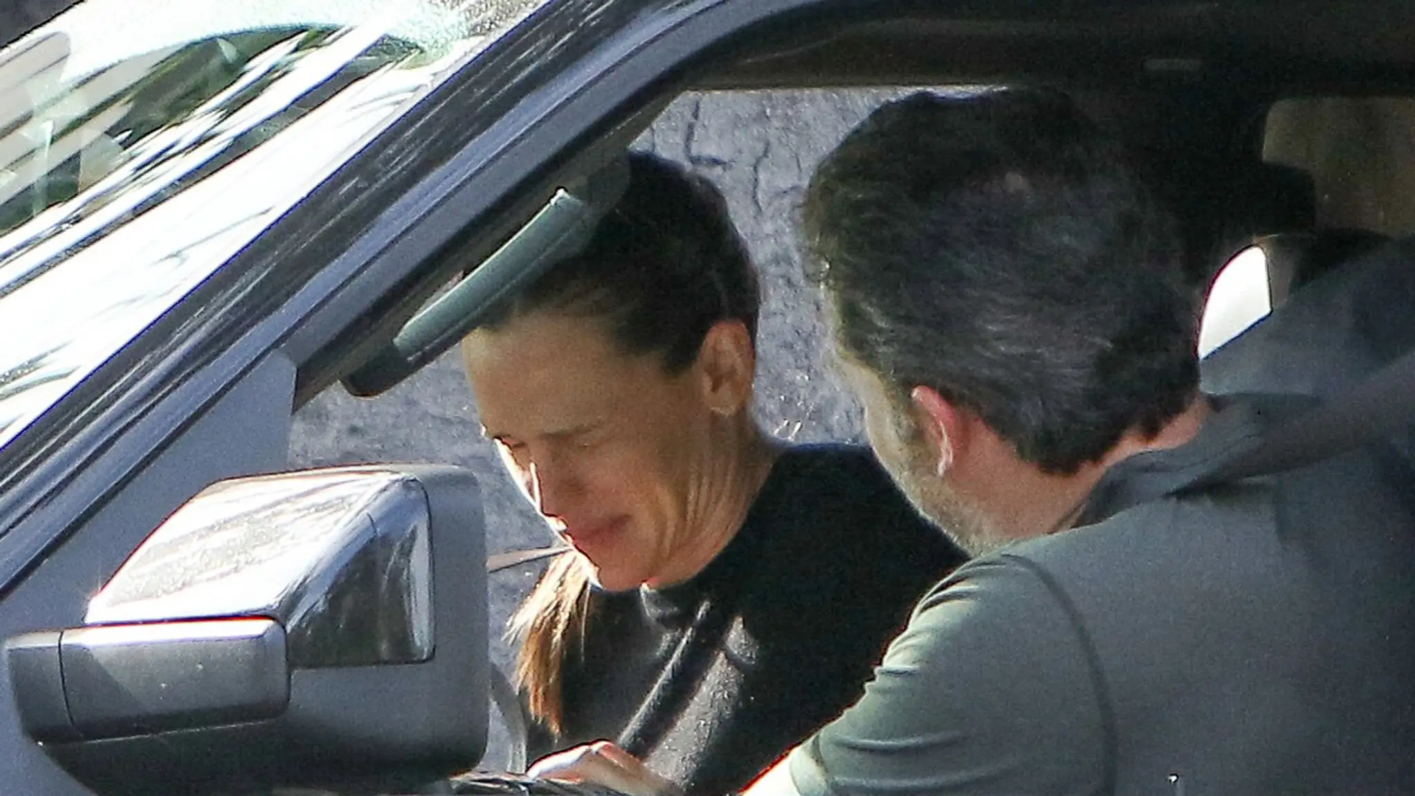 Jennifer Garner a Ben Affleck počas nepríjemného rozhovoru. 