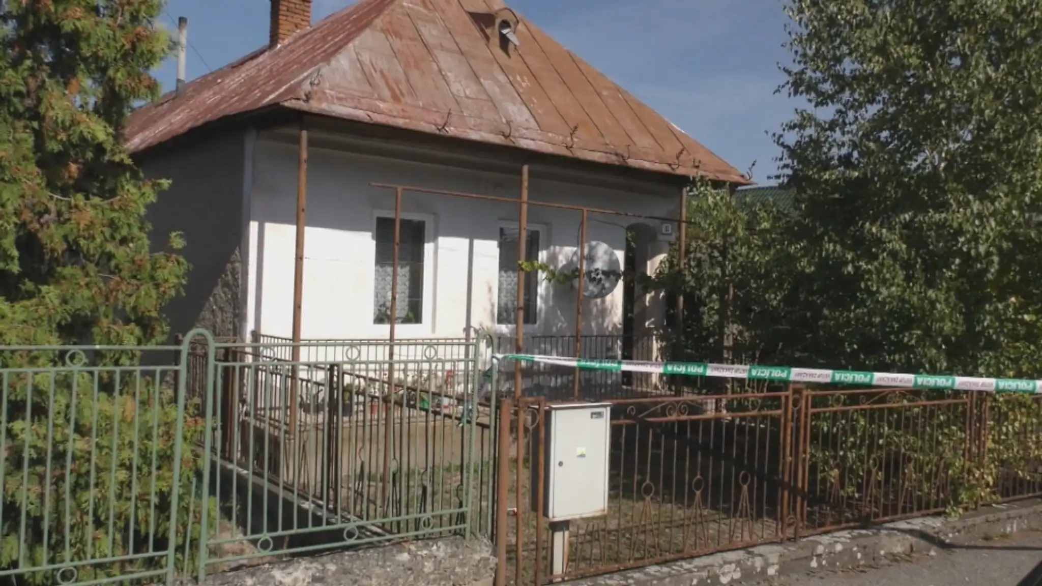 Rodinný dom v obci Lúčky v okrese Michalovce, v ktorom vnuk takmer dobil babku na smrť.