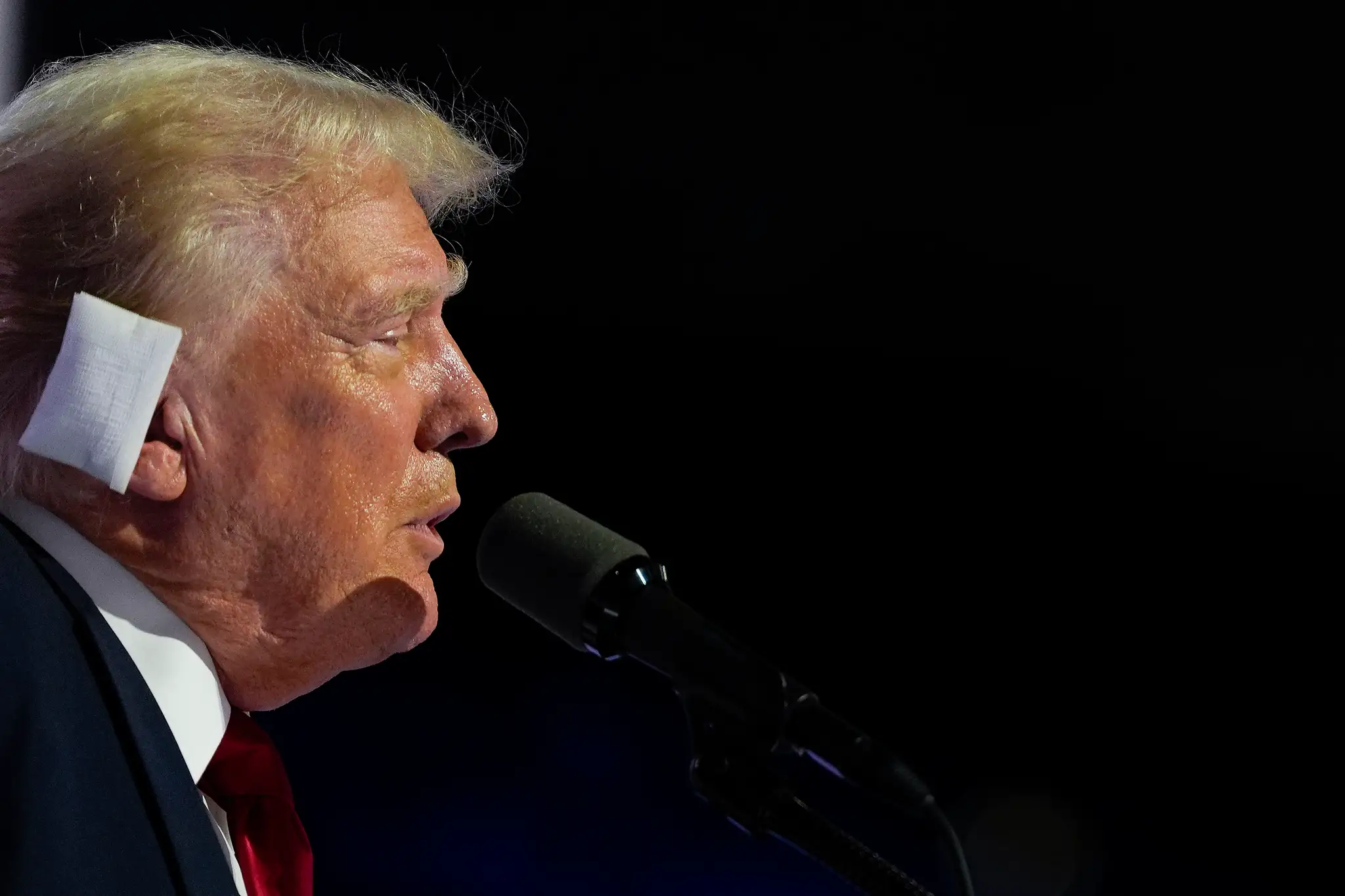 Na snímke republikánsky prezidentský kandidát a bývalý prezident USA Donald Trump hovorí počas štvrtého dňa  nominačného zjazdu Republikánskej strany.