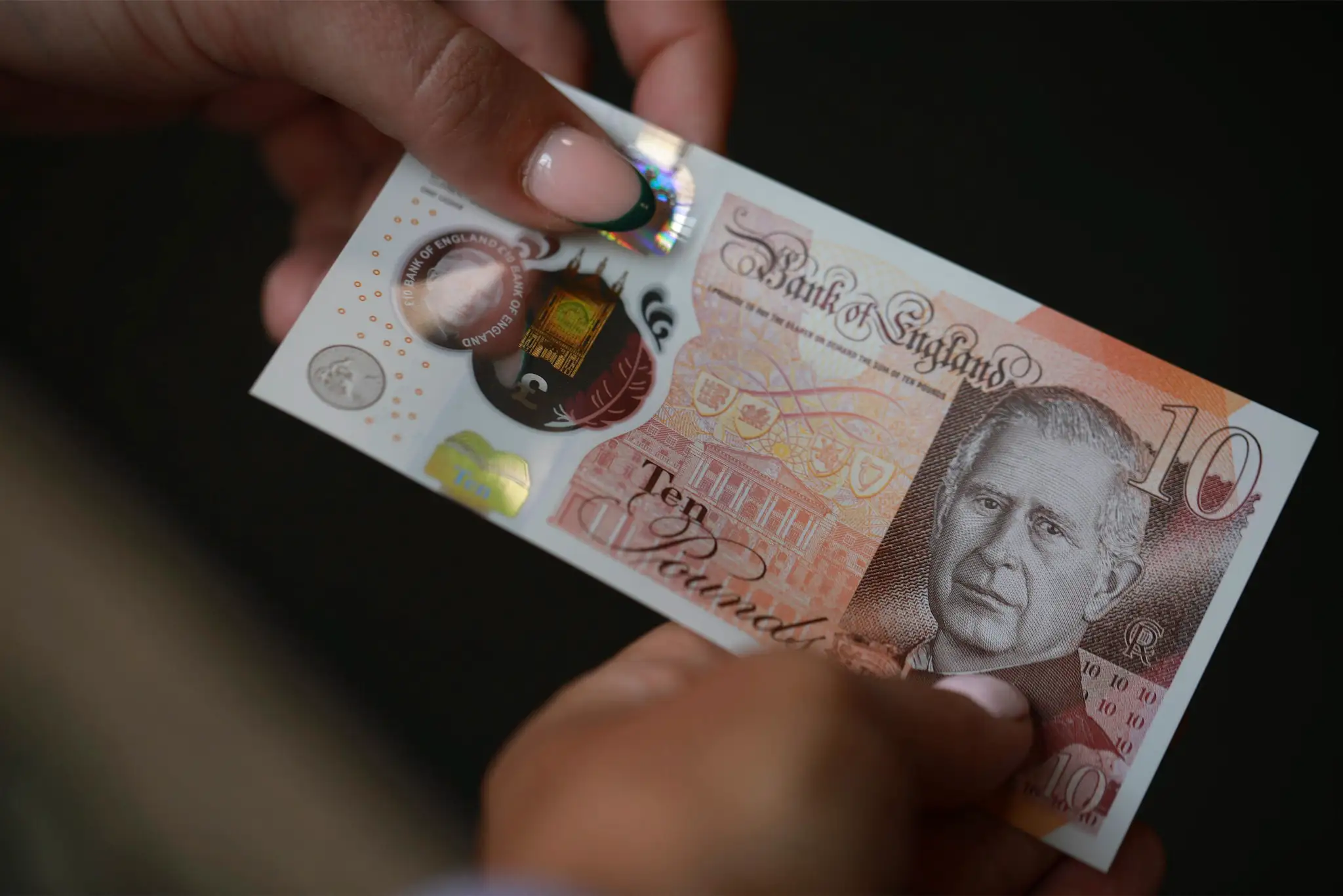 Bankovky s podobizňou kráľa Karola III.