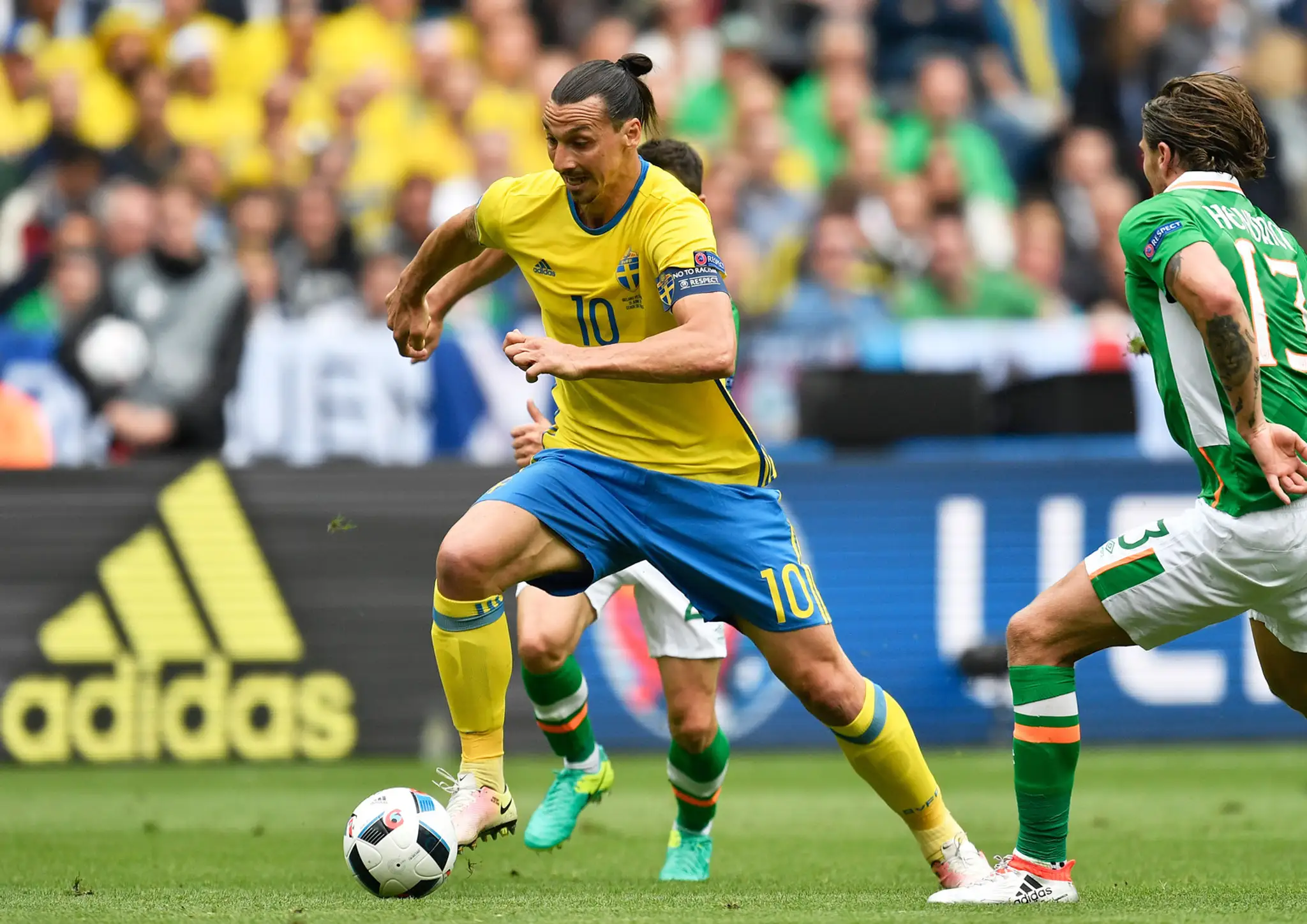 Zlatan Ibrahimovič v zápase proti Severnému Írsku.