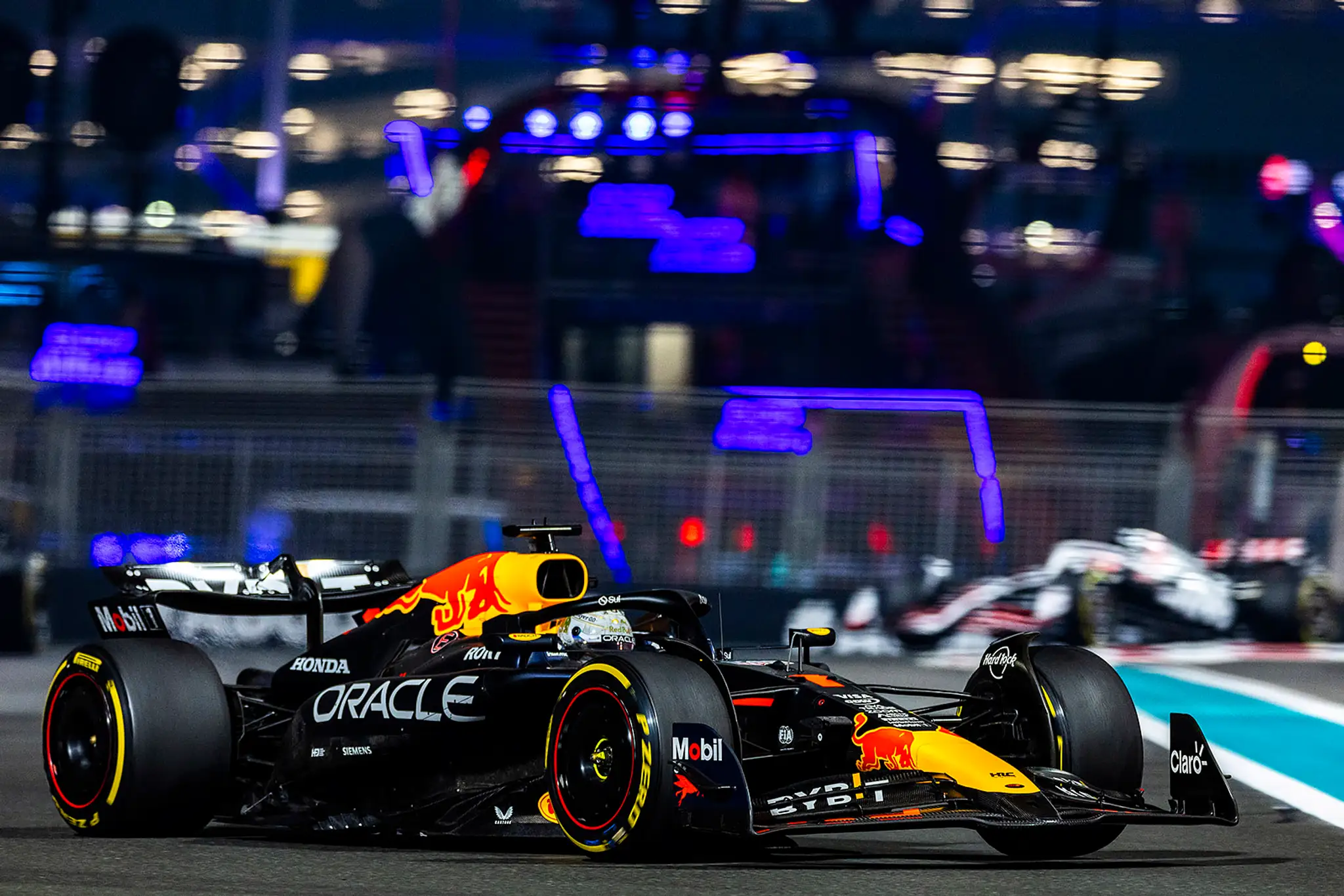 Holanďan Max Verstappen na Red Bulle.