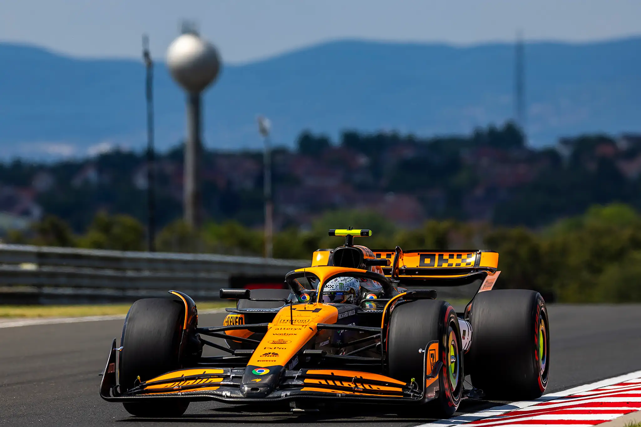 Brit Lando Norris z McĹarenu.
