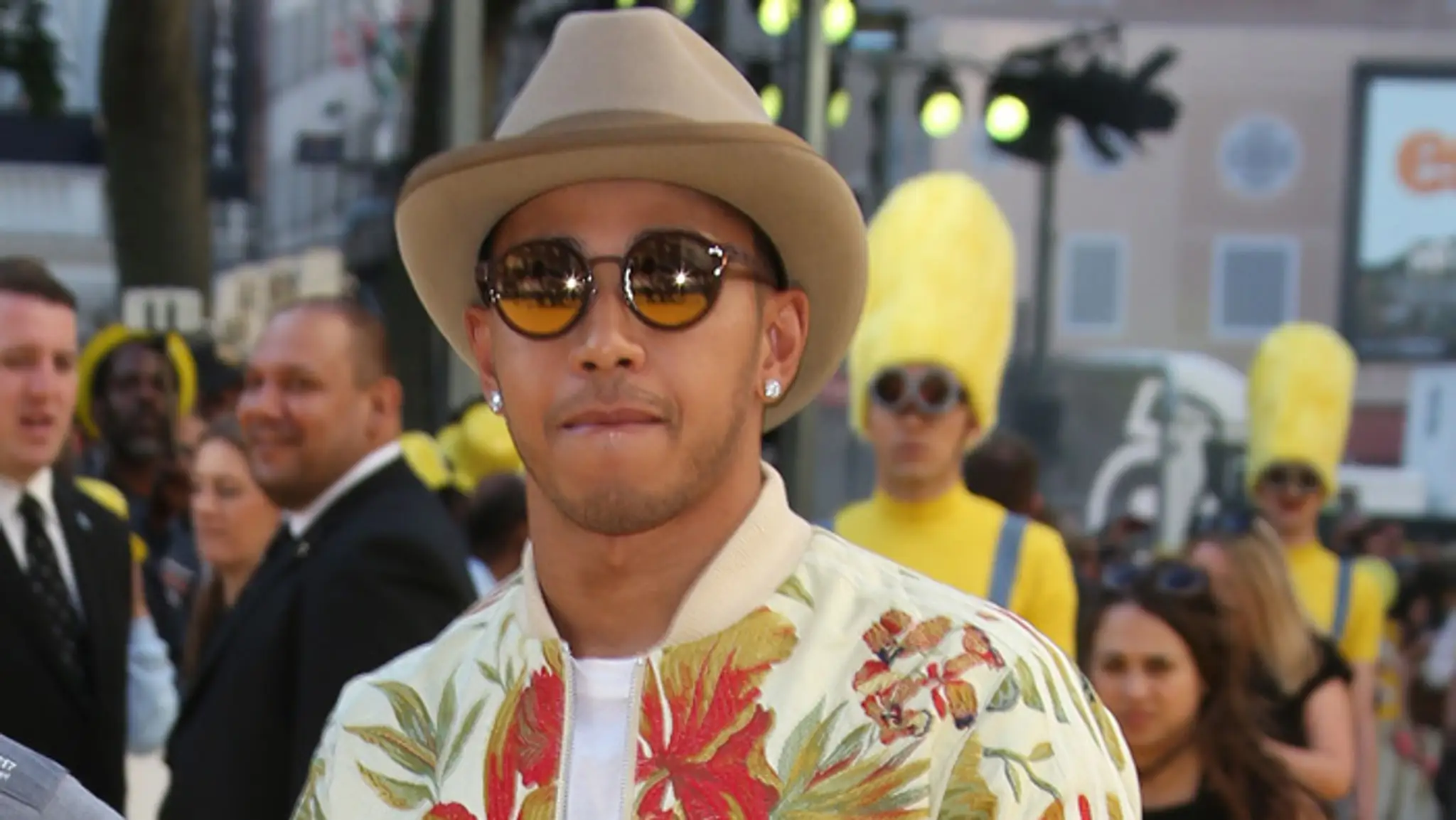 Hamilton porušil dress code a nepustili na wimbledon.